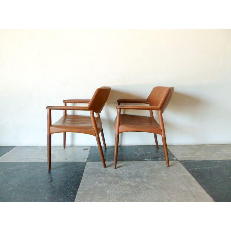 Mid-Century Modern Fauteuils en cuir brun par Ejner Larsen & Aksel Bender Madsen, ensemble de 2 fauteuils en vente