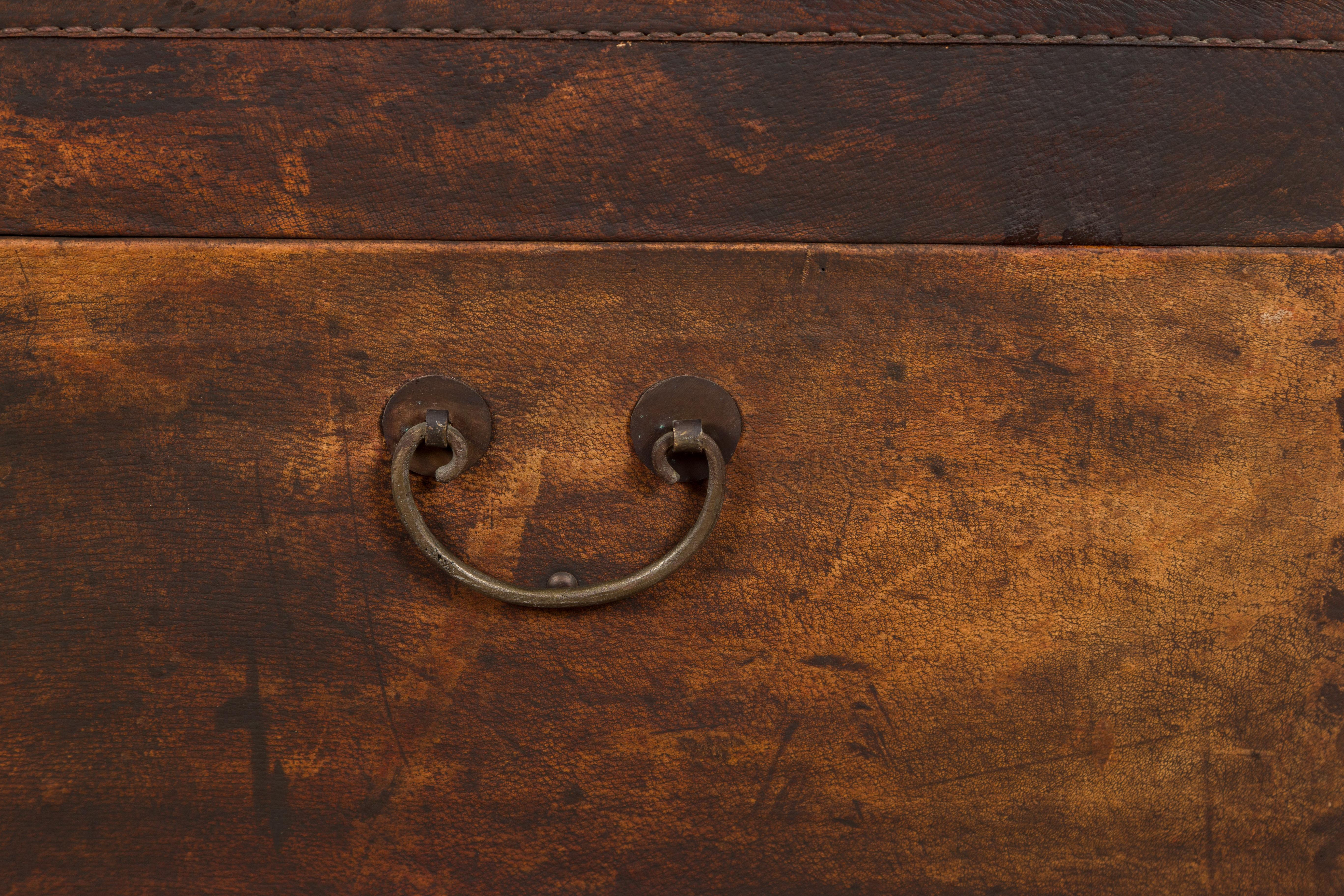 Brown Leather Brown Trunk with Etched Brass Lock and Distressed Patina For Sale 9