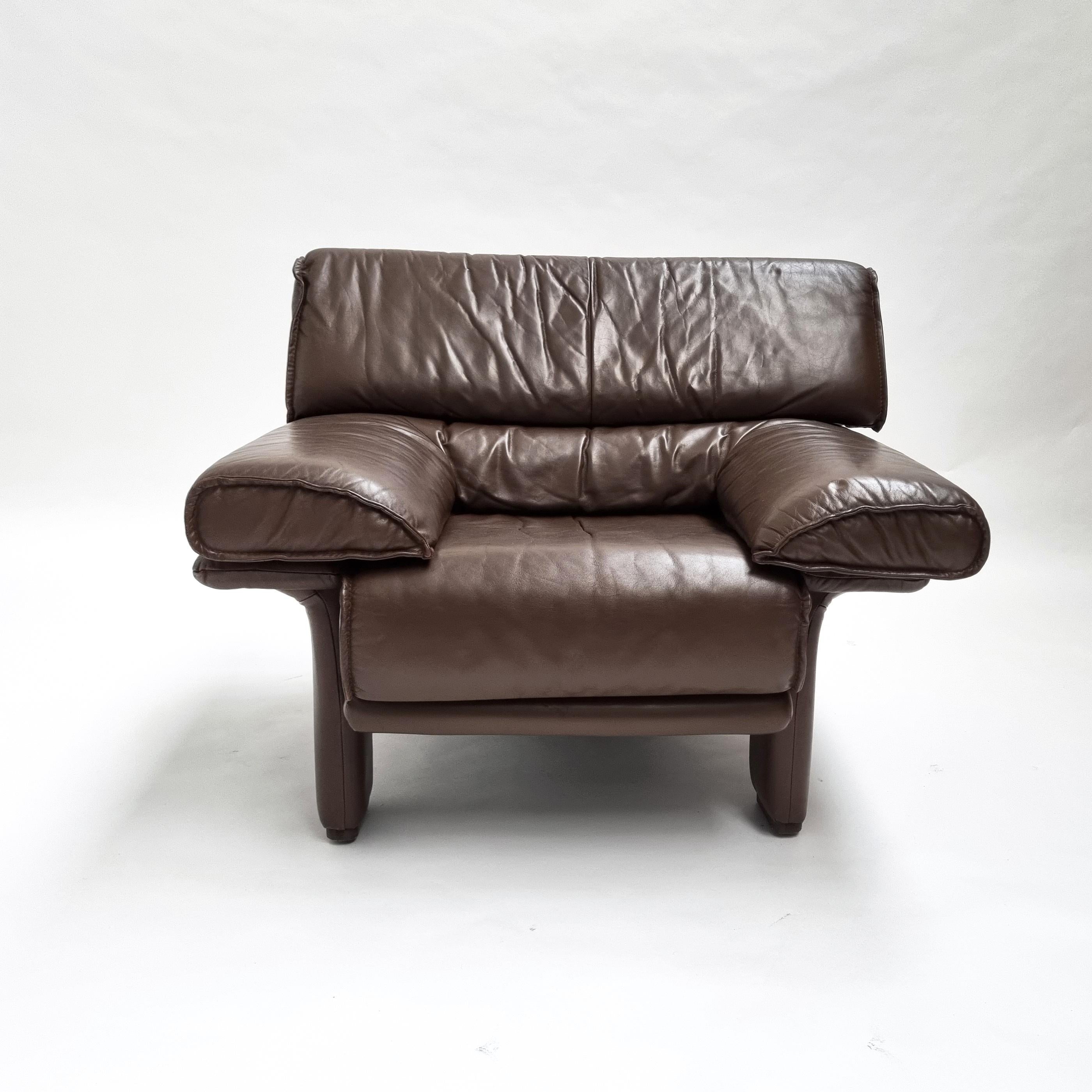 Brown Leather Brutalist Lounge Chair, 1970s In Good Condition For Sale In Hilversum, NL