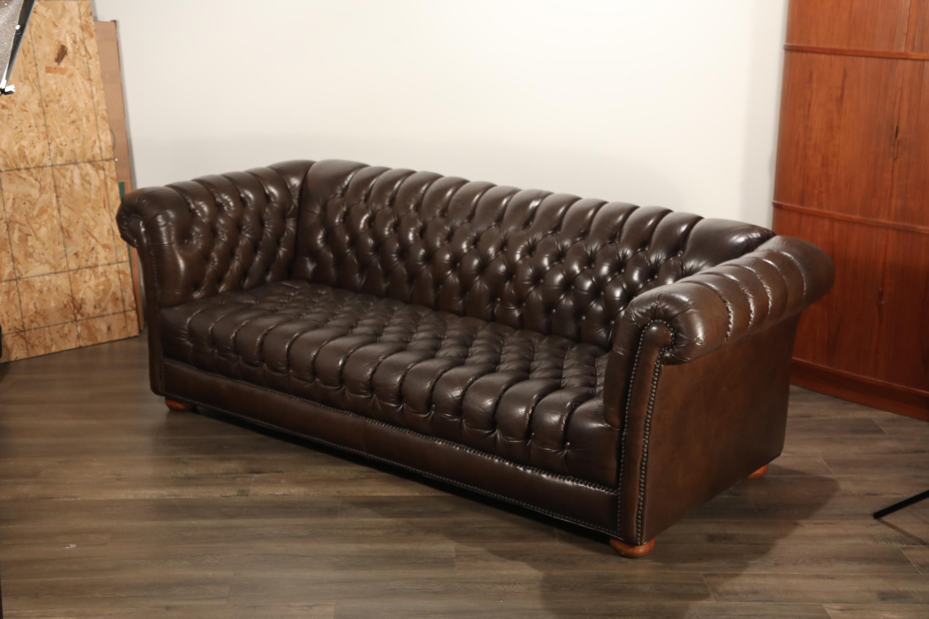 Brown Leather Button Tufted Chesterfield Sofa 9