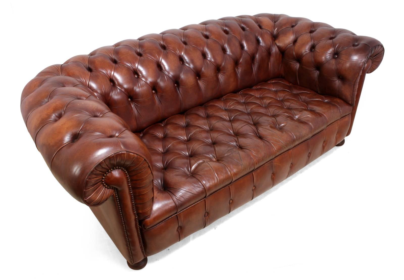 Brown Leather Buttoned Chesterfield 5