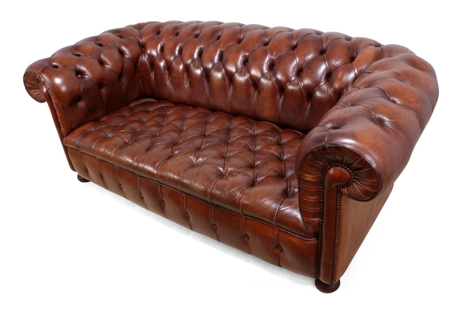Brown Leather Buttoned Chesterfield 6