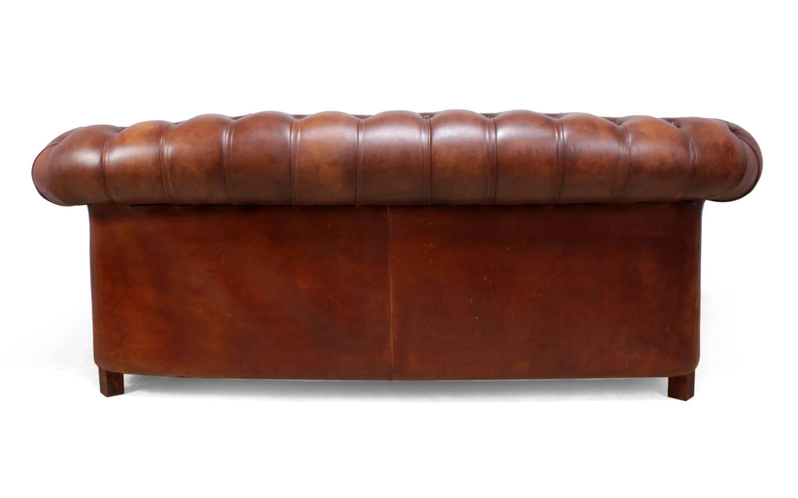 Brown Leather Buttoned Chesterfield 7