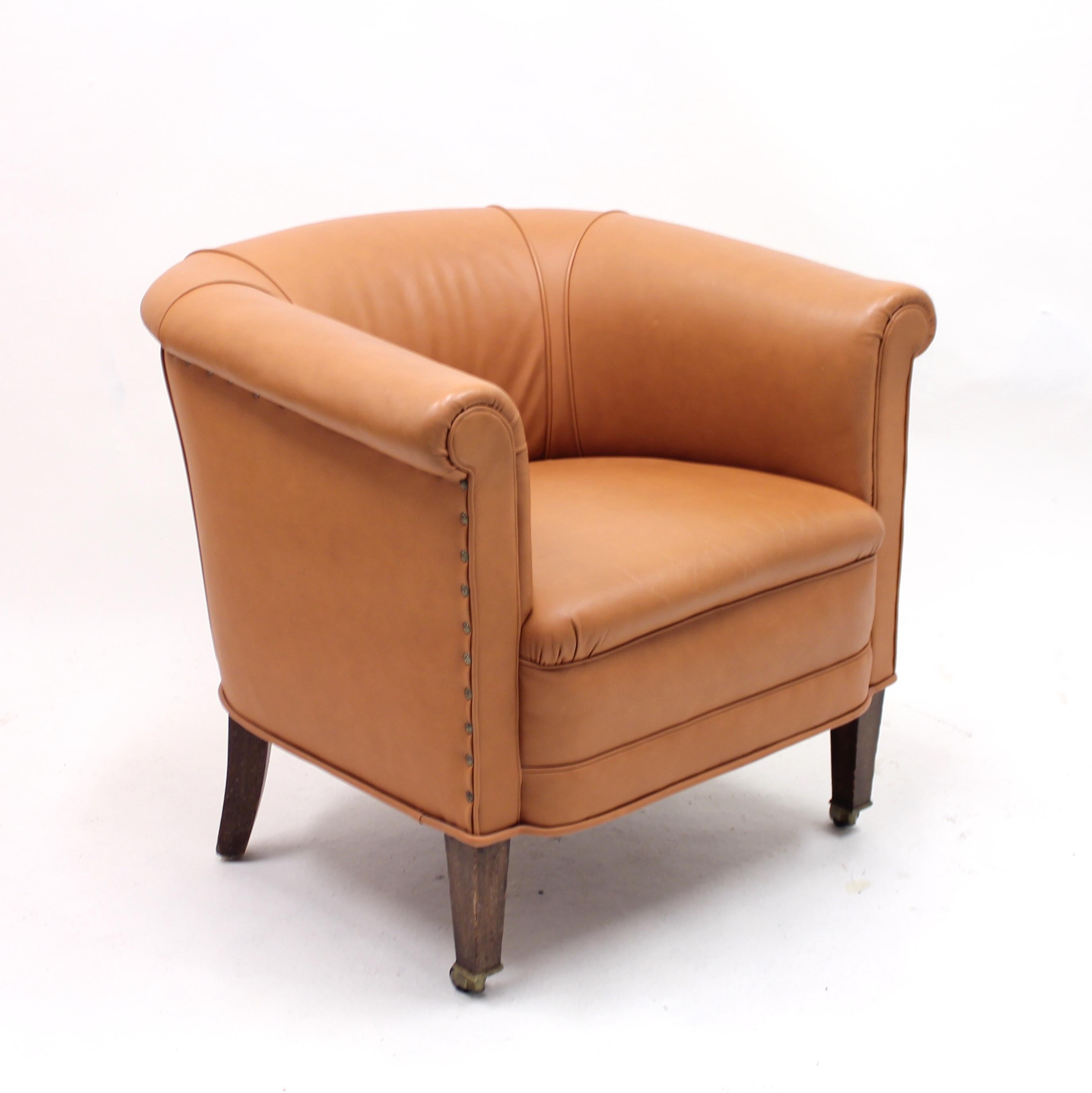 Brown Leather Club Chair on Castors, 1930s In Good Condition In Uppsala, SE