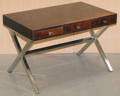 Schreibtisch aus braunem Leder mit Krokodil-Alligator-Patina und Chrom-X-Rahmen