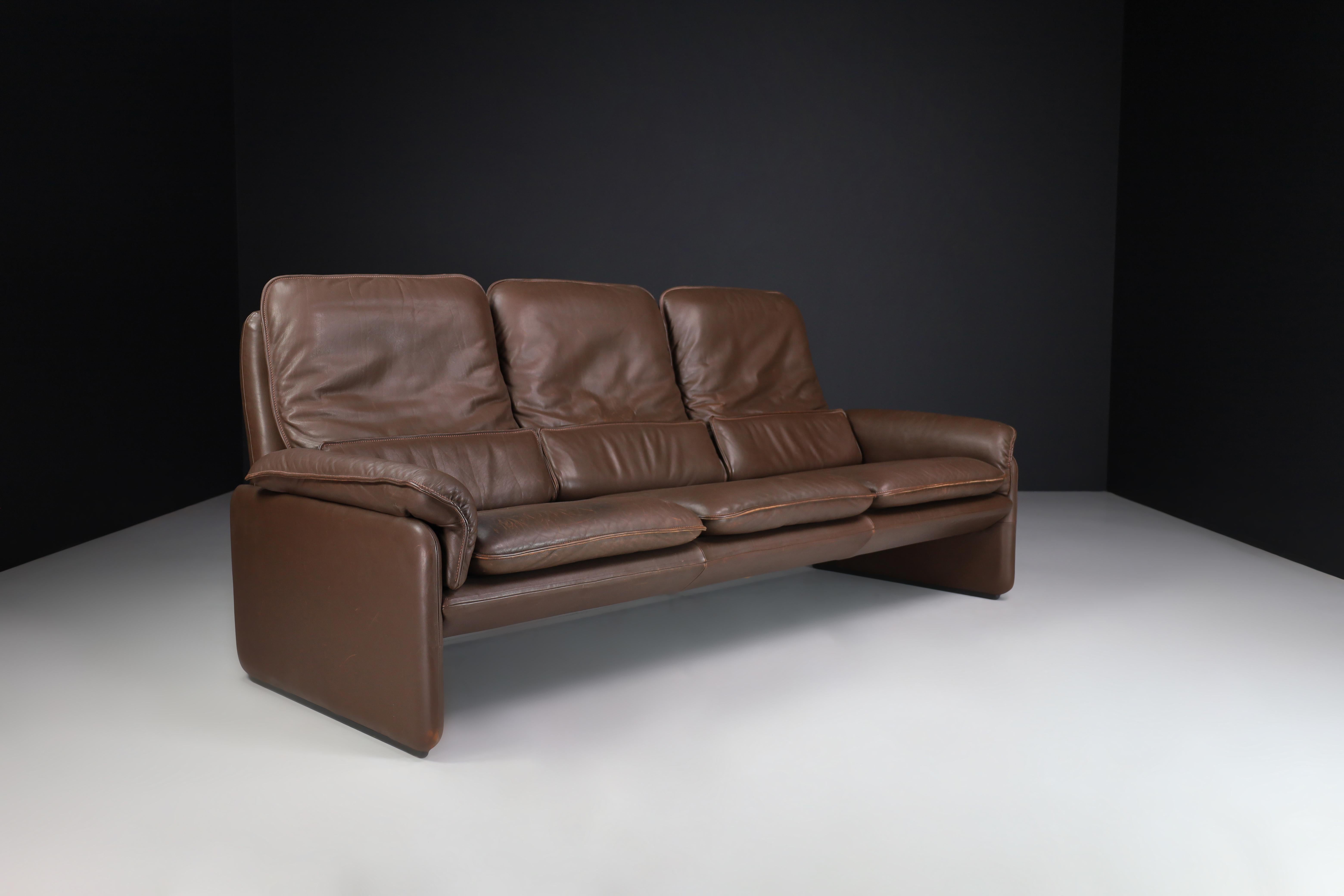 Mid-Century Modern Brown Leather DS 61 Sofa by De Sede Switserland 1970s For Sale