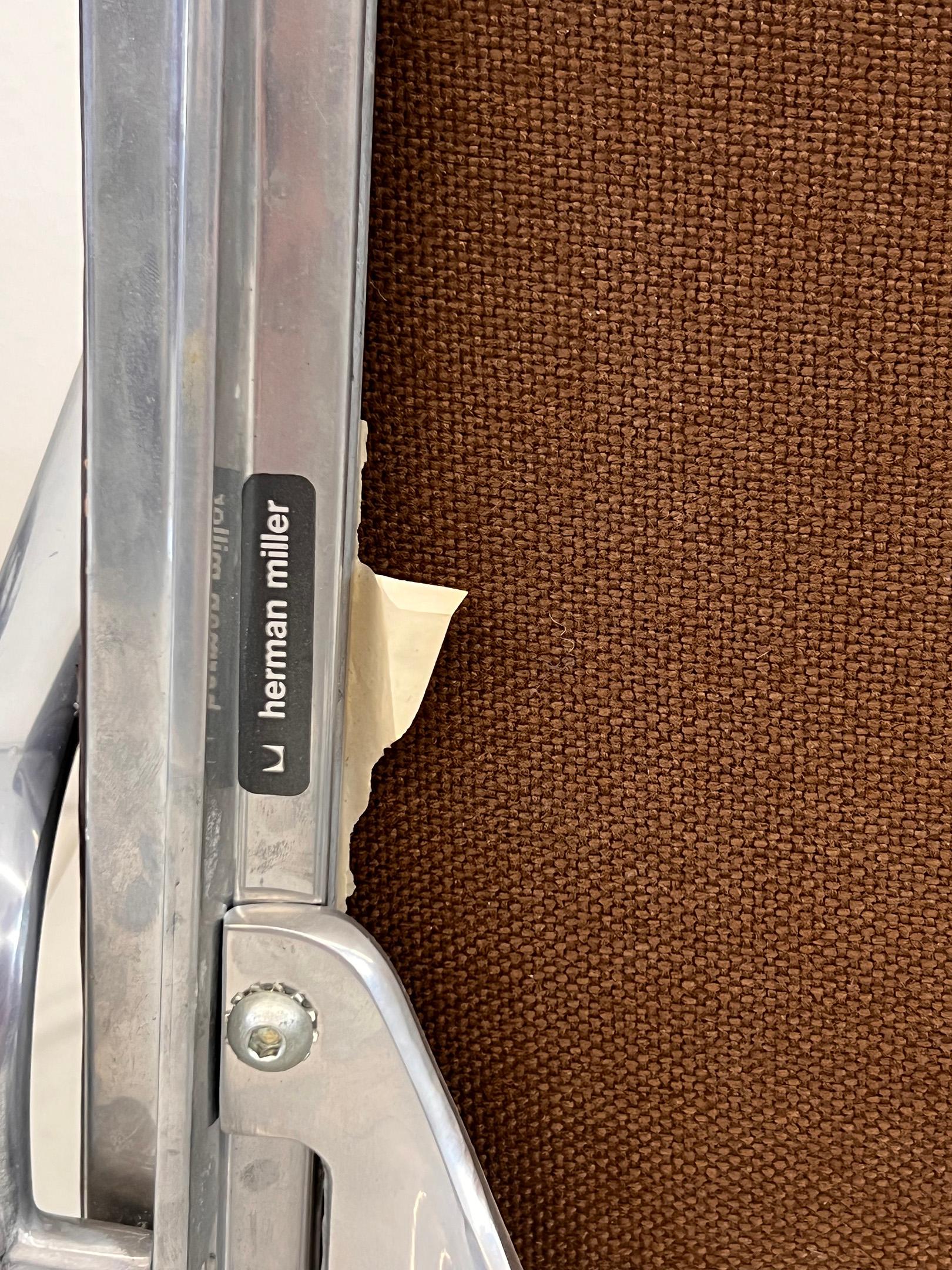 Pareja de sillas Eames Soft Pad de cuero marrón, Herman Miller, años 70 2