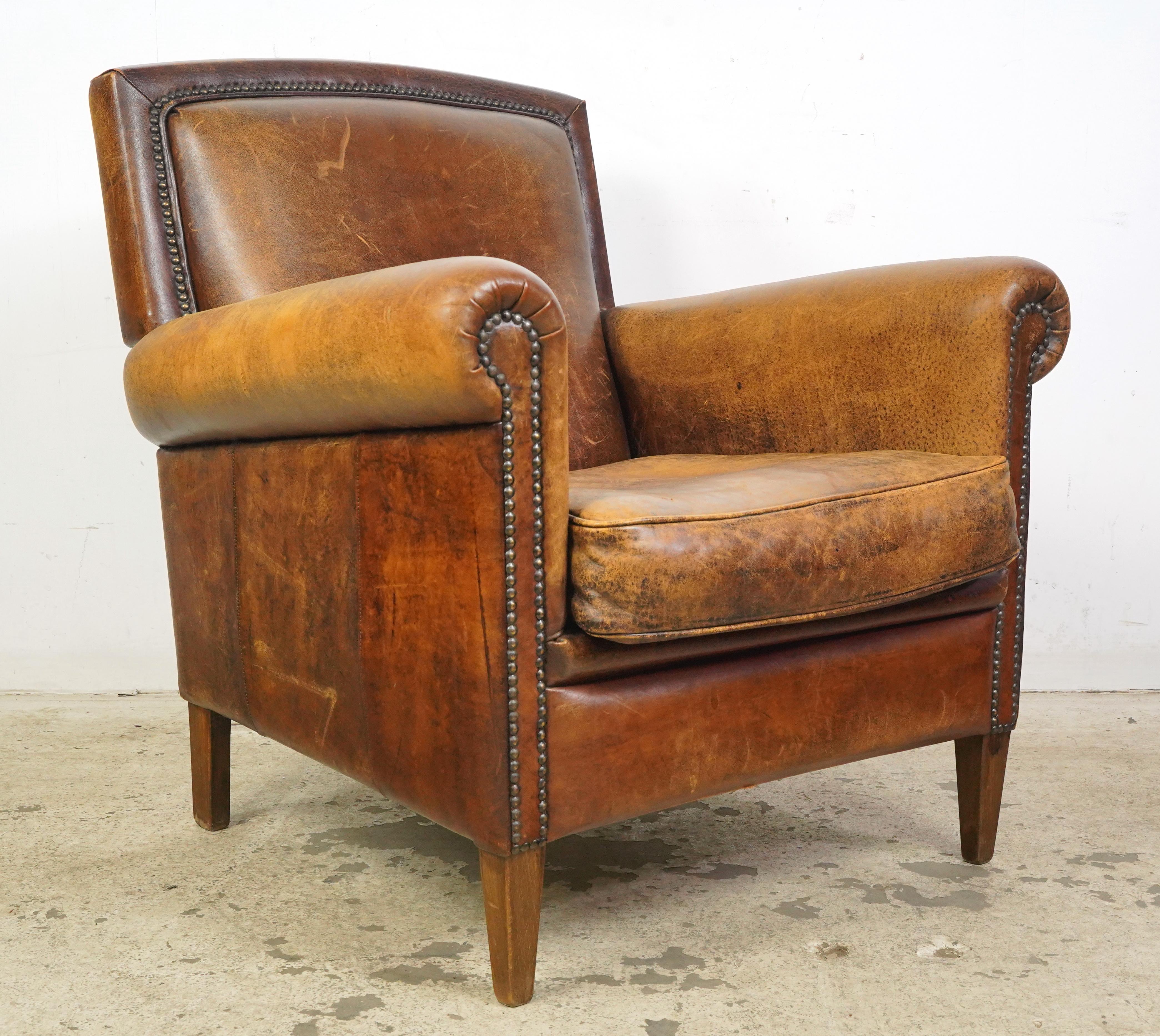 Brown Leather European Club Chair In Good Condition For Sale In New York, NY