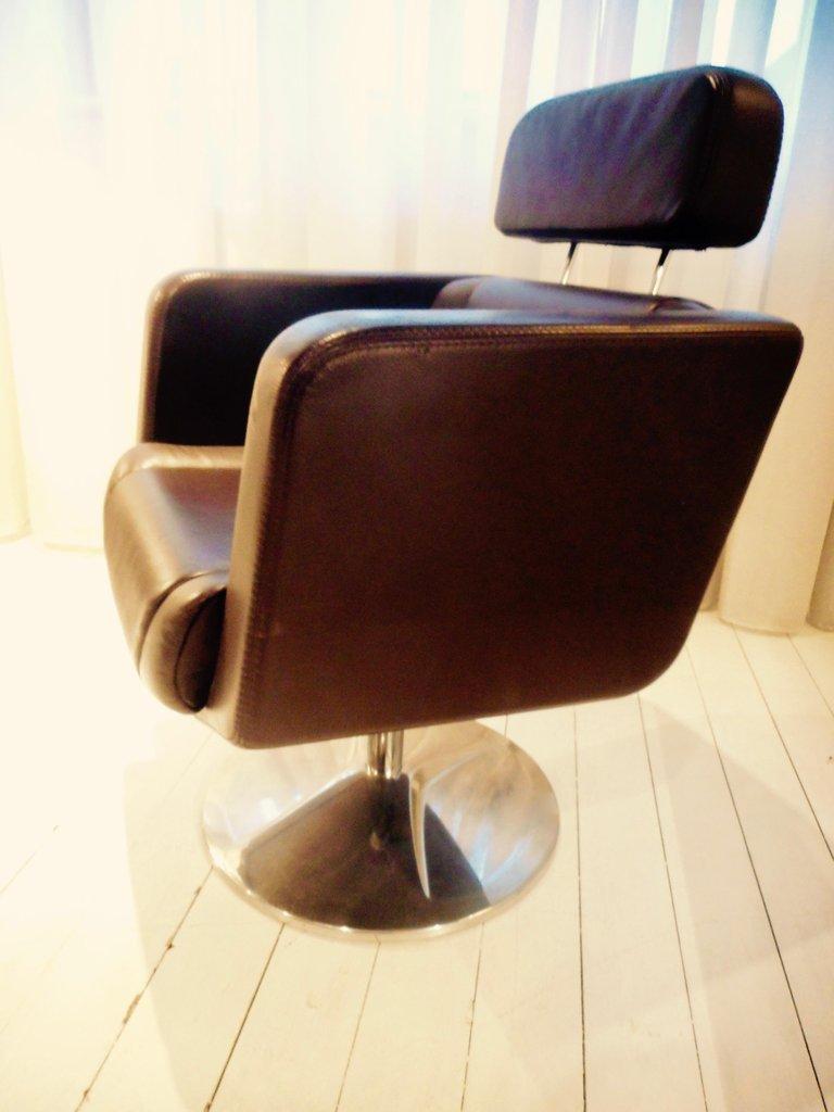 Brown Leather Exclusive Swivel Desk Chair by Paolo Fancelli In Good Condition In Brussels, BE