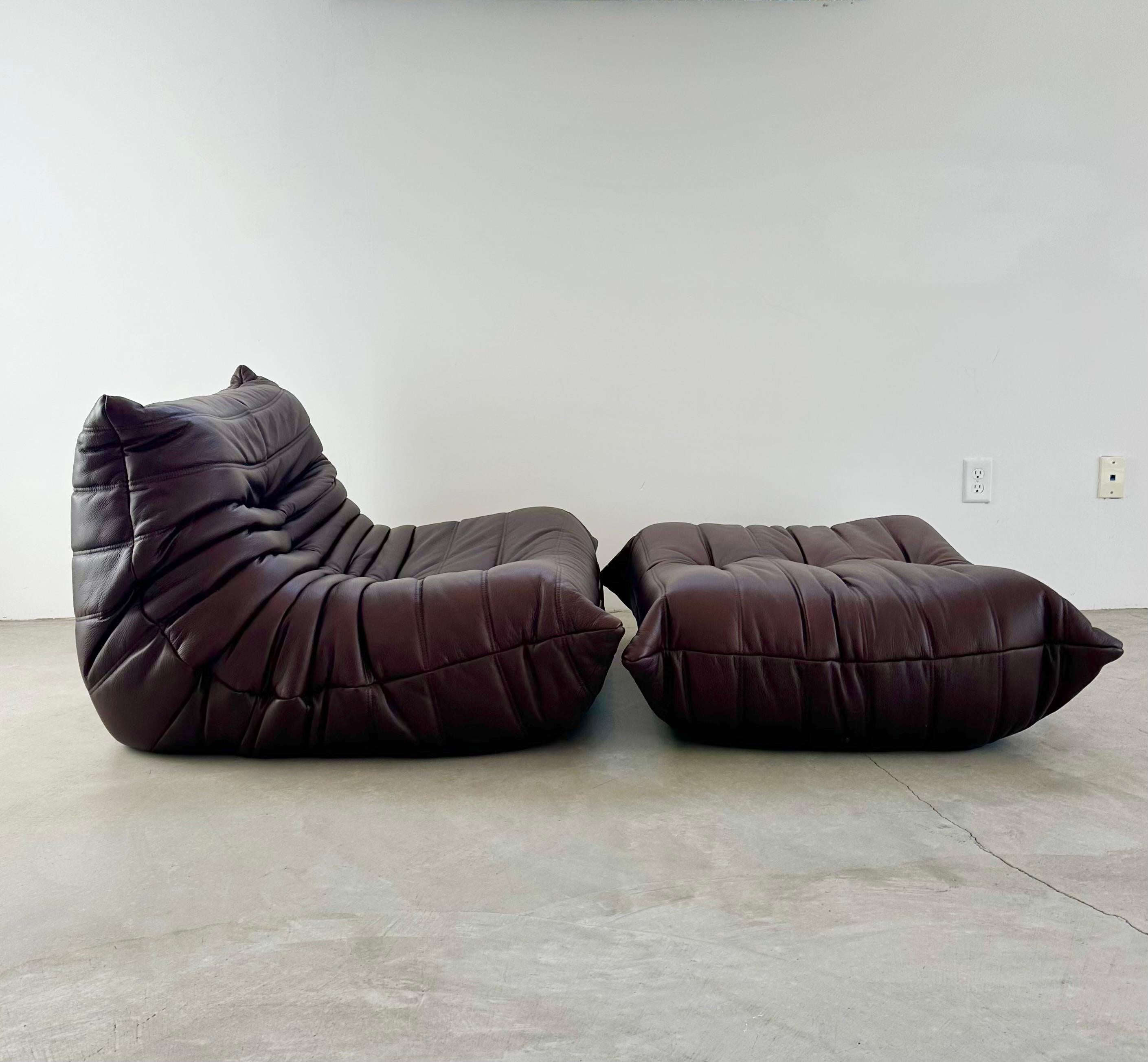 French Brown Leather Fireside Togo Seat & Ottoman by Ligne Roset, 1980s France For Sale