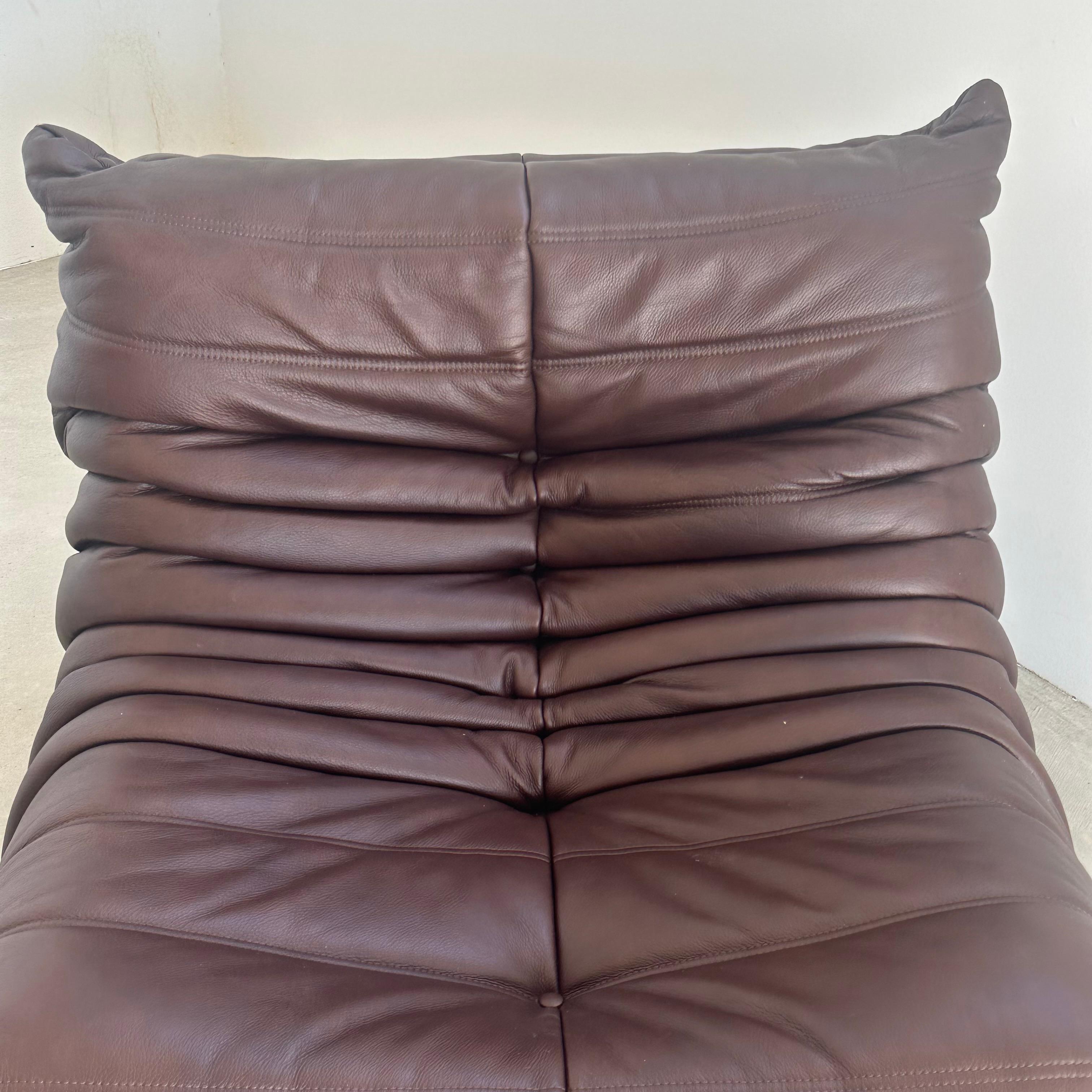 Brown Leather Fireside Togo Seat & Ottoman by Ligne Roset, 1980s France For Sale 2