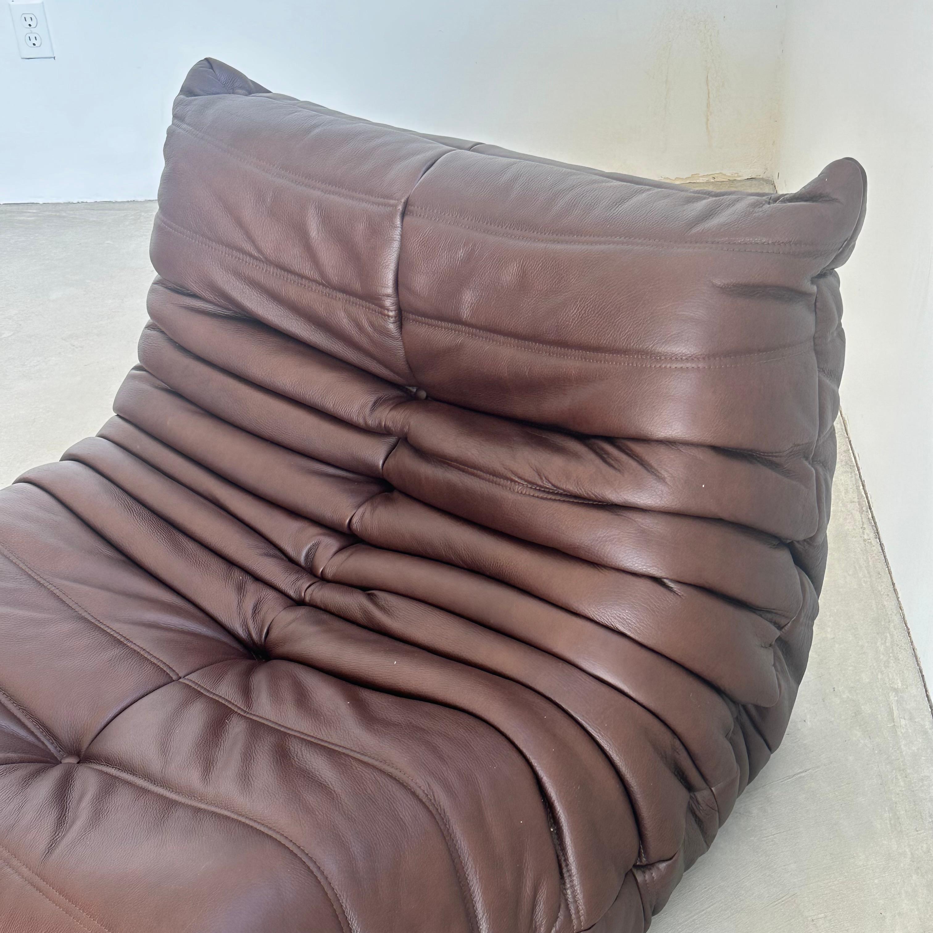 Brown Leather Fireside Togo Seat & Ottoman by Ligne Roset, 1980s France For Sale 3