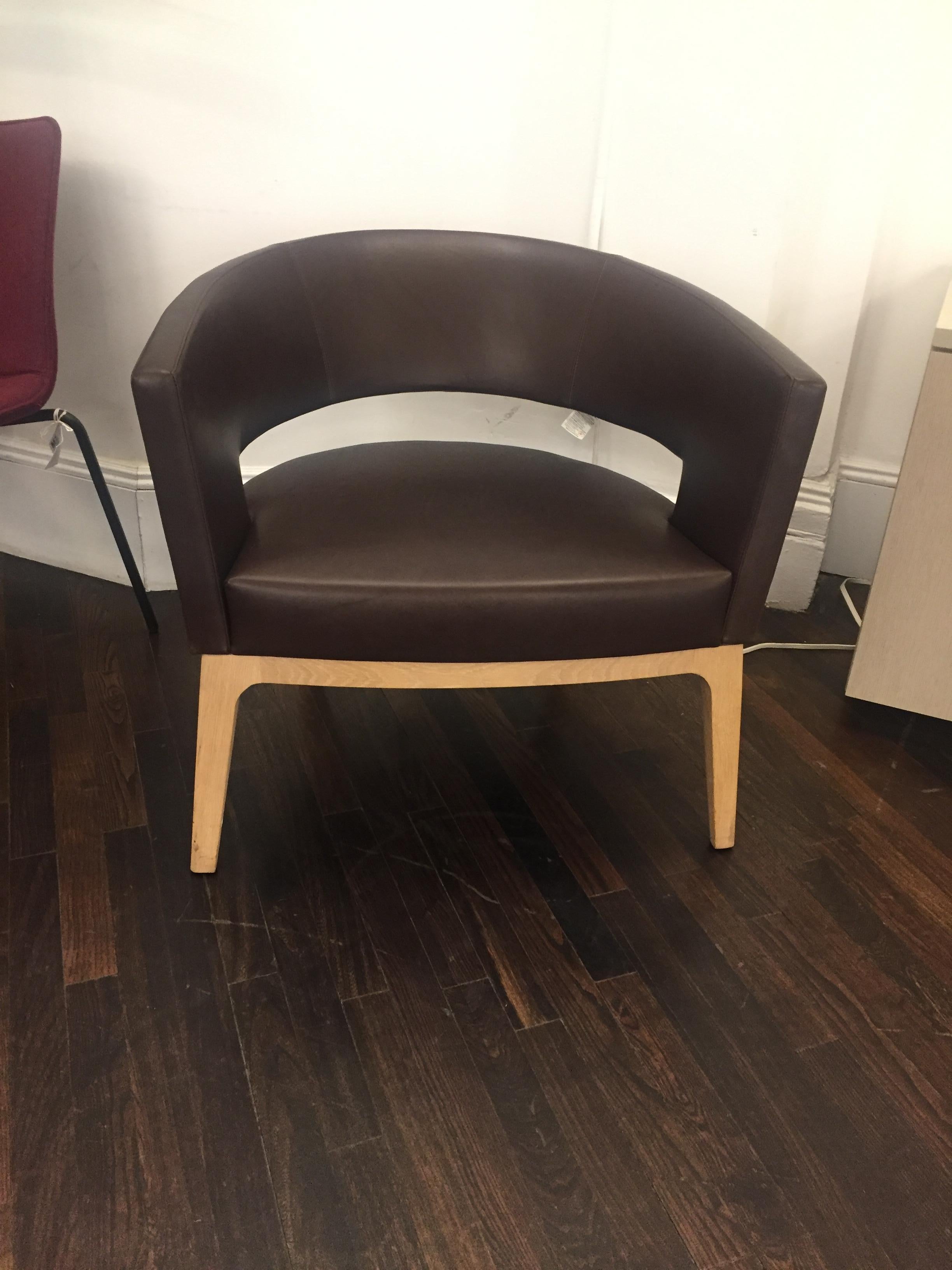 Montis Turner chair

Oak base
Brown leather
Original price: $2,975.