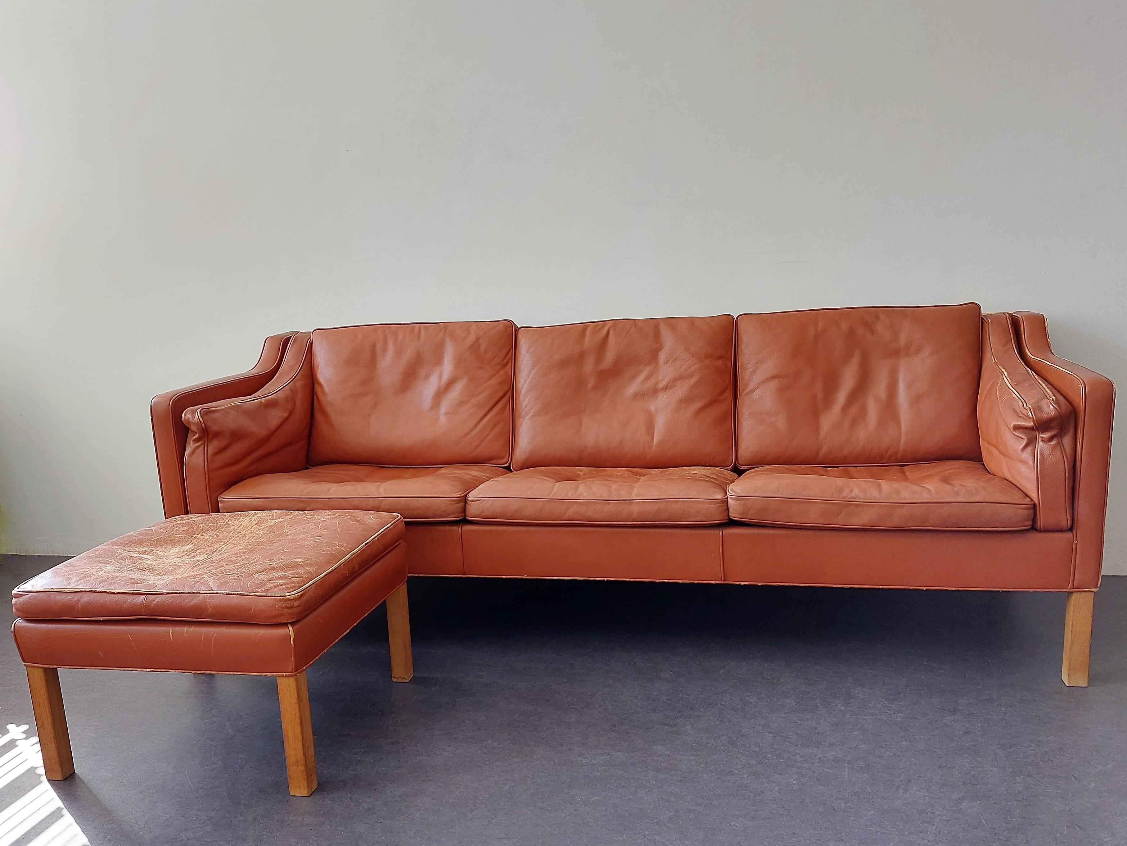 Brown leather ottoman by Børge Mogensen for Fredericia, Denmark 1963 In Good Condition In Steenwijk, NL