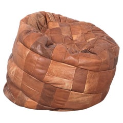 Sac ou pouf en cuir marron patchwork en forme de pomme de bœuf, 1970