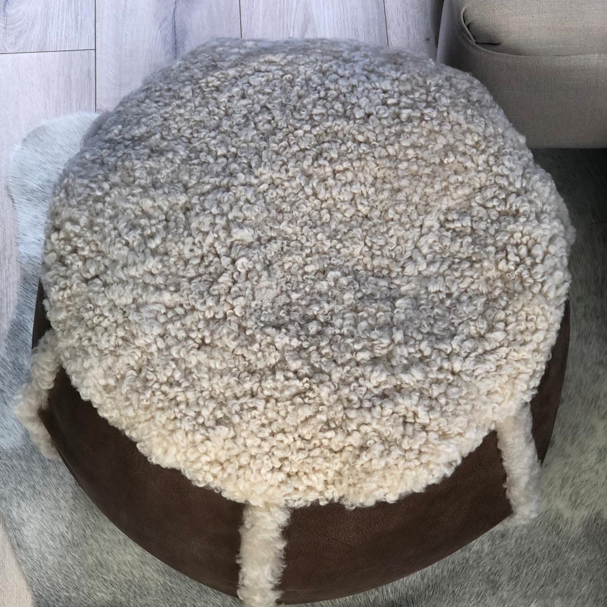 Australiano Pouf in pelle marrone con sgabello in pelle di montone in vendita