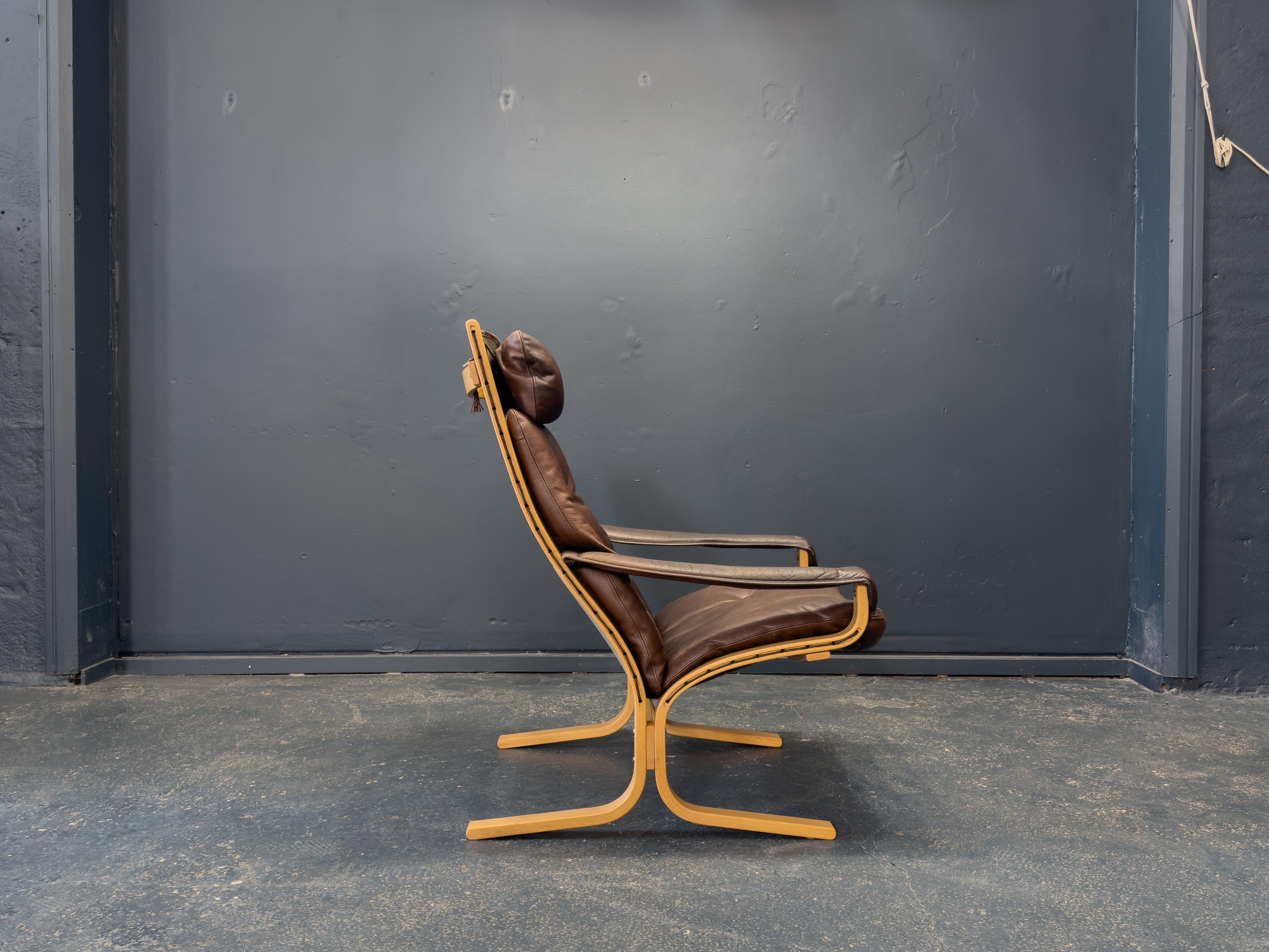 Brown Leather Siesta Chair by Ingmar Relling In Good Condition For Sale In London, GB