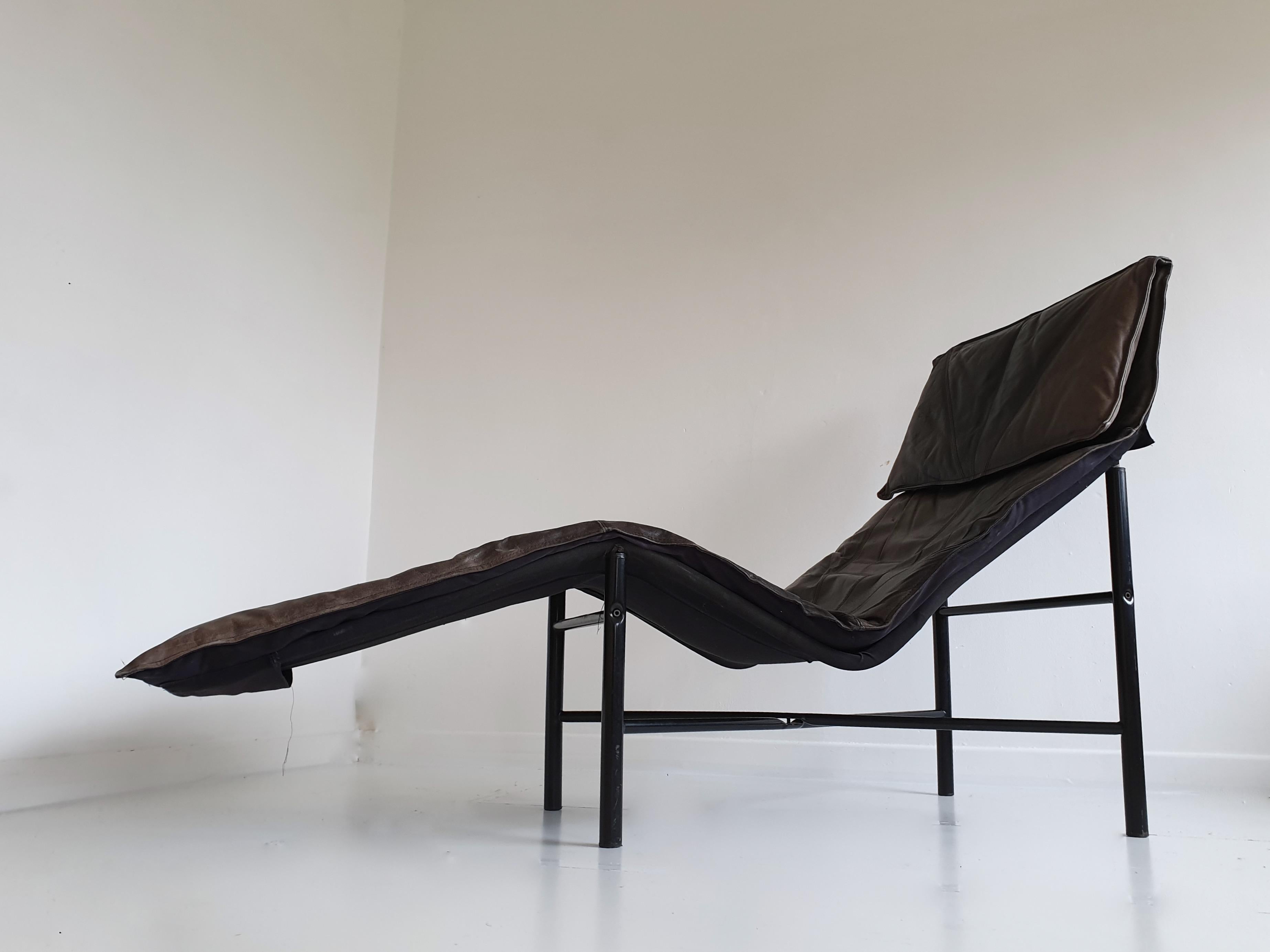 Late 20th Century Brown Leather 'Skye' Chaise by Tord Björklund for Ikea, circa 1980