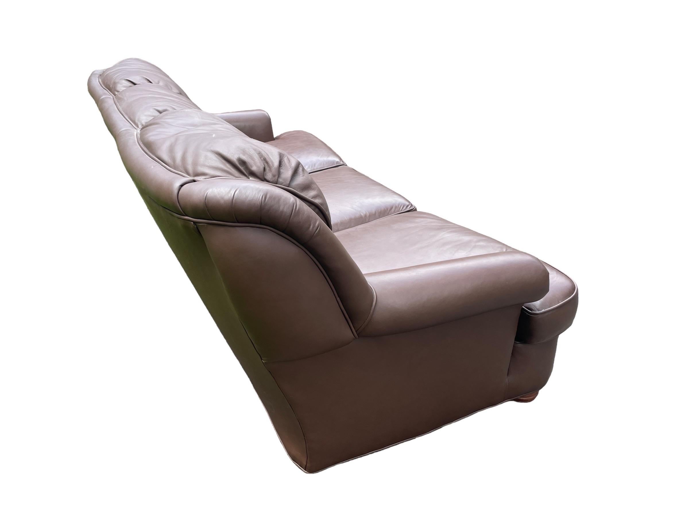 American Brown Leather Sofa Couch Vintage Chocolate Leather 3 Person Sofa For Sale
