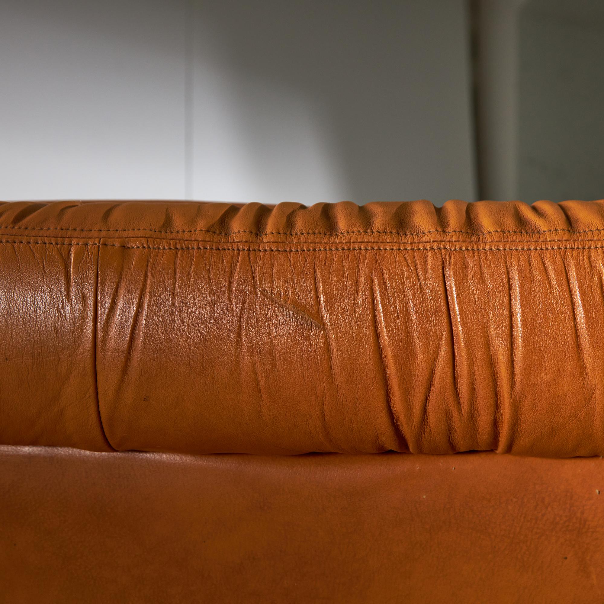 Brown Leather Sofa Set, Italy, 1970s For Sale 5
