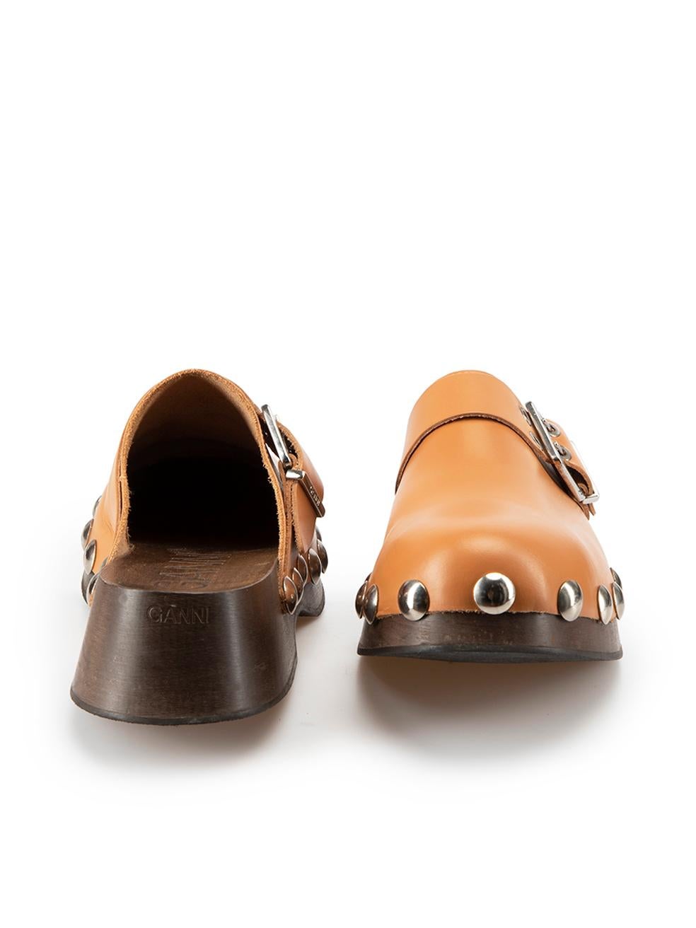 Brown Leather Stud-Detail Buckled Clogs Size IT 42 In Good Condition For Sale In London, GB