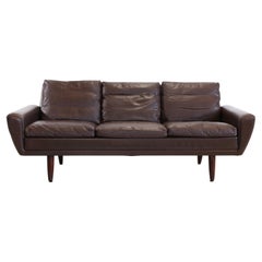 Braunes dreisitziges Sofa aus braunem Leder des dänischen Designers Georg Thams, 1964, Dänemark