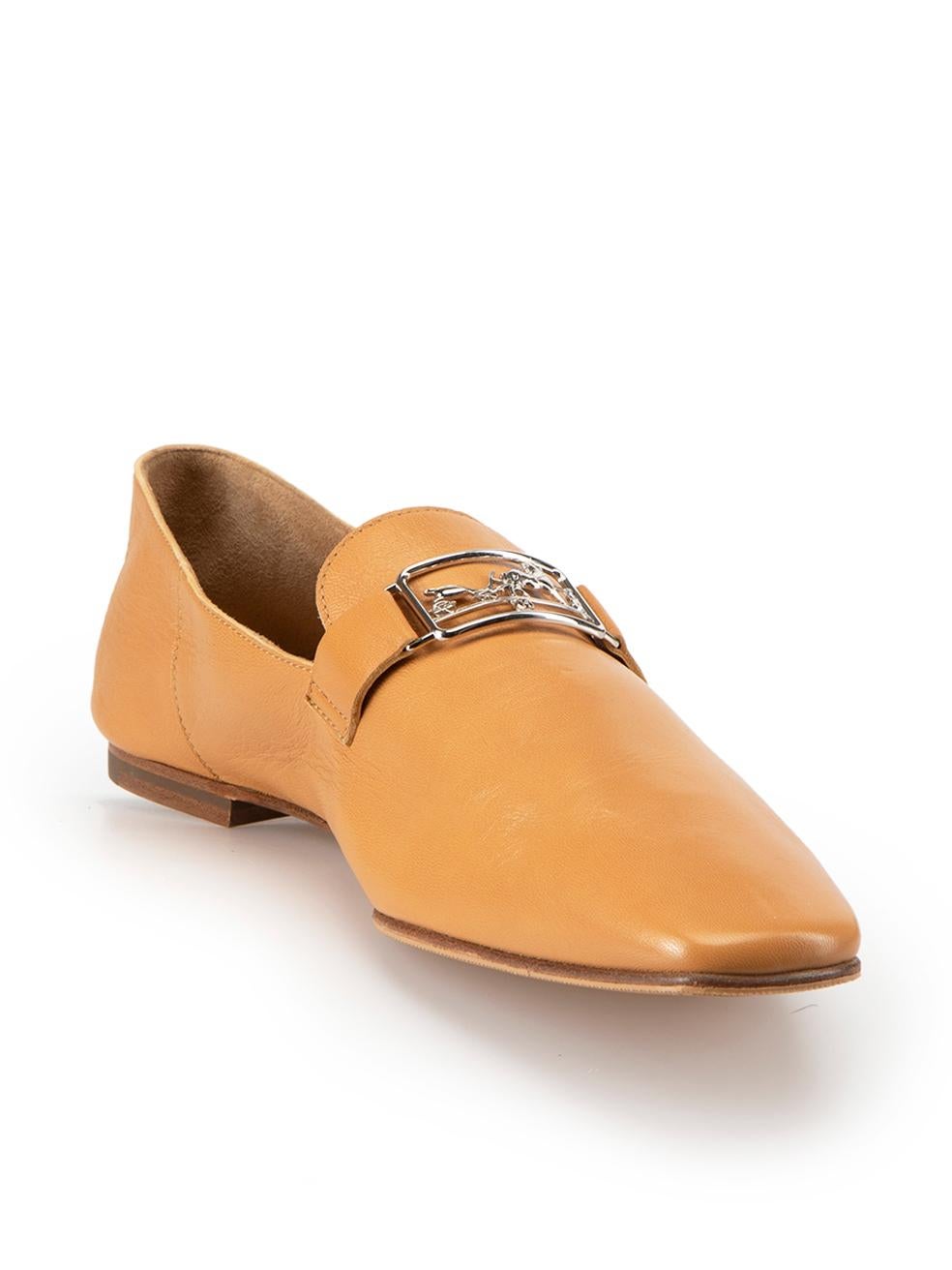 CONDITION is Very good. Minimal wear to loafers is evident. Minimal creasing to leather on this used Hermès designer resale item. Please note that these shoes have been resoled



Details


Brown

Leather

Slip-on loafers

Flat