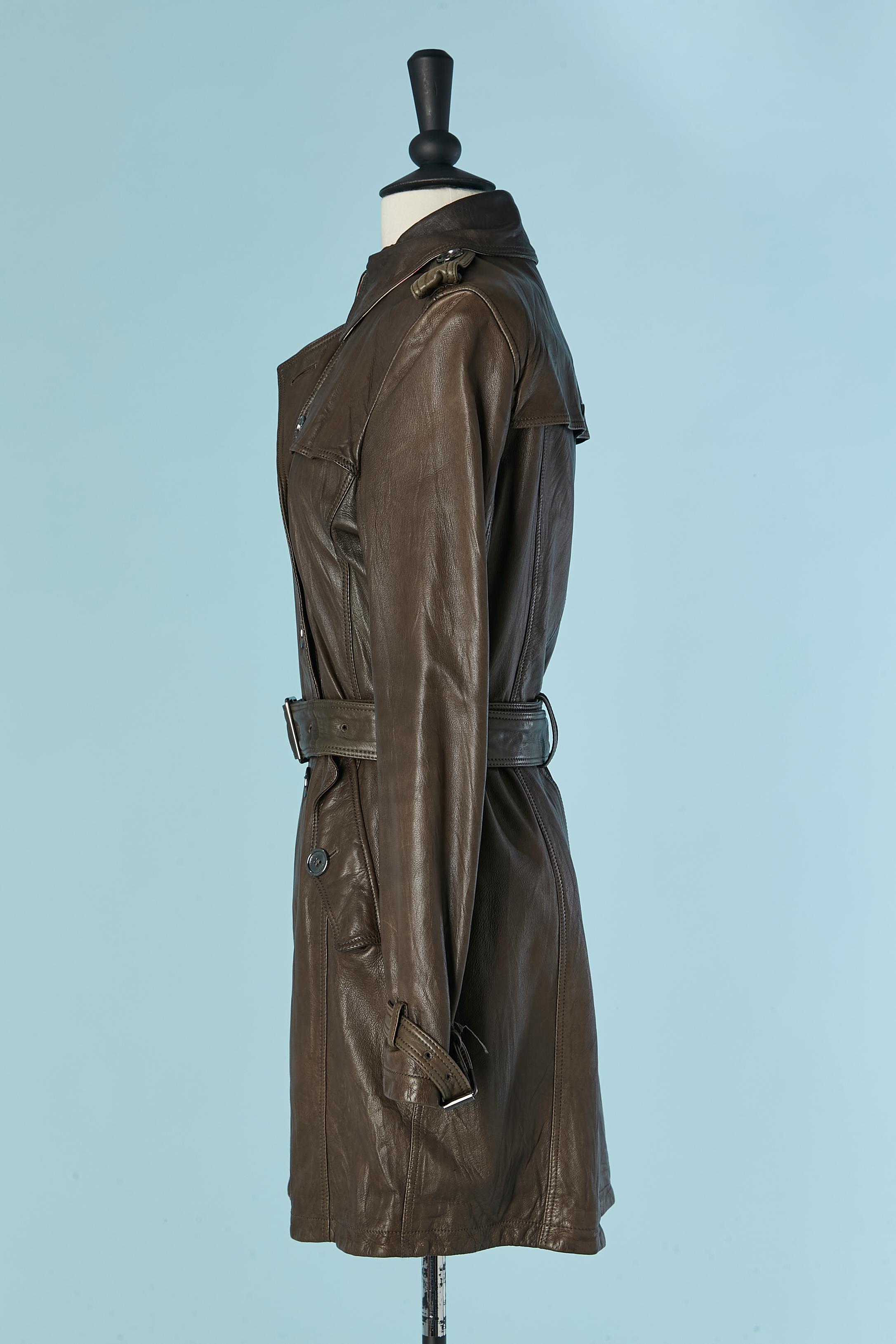 Trench in pelle marrone Burberry Brit in vendita 1