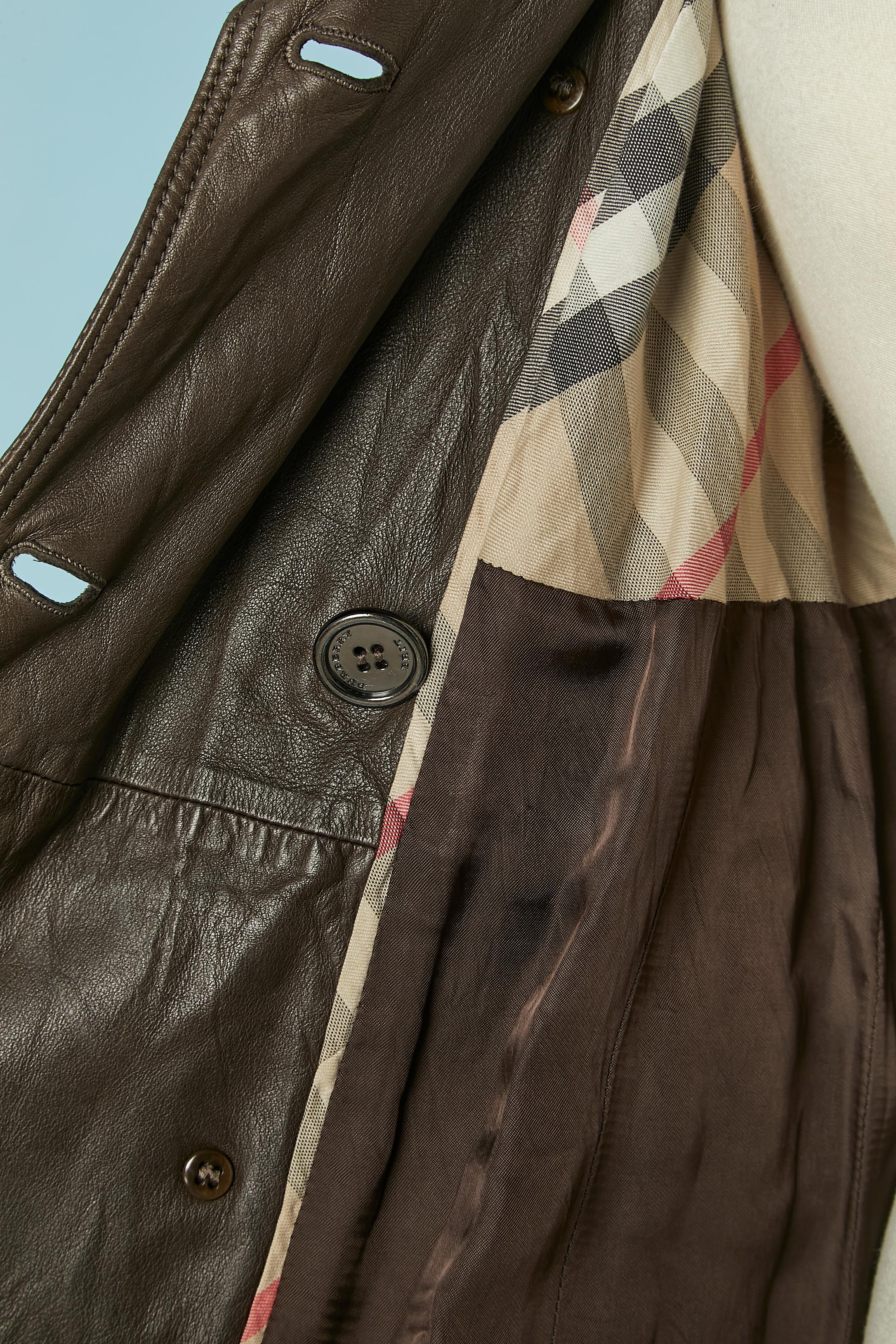 Trench in pelle marrone Burberry Brit in vendita 3