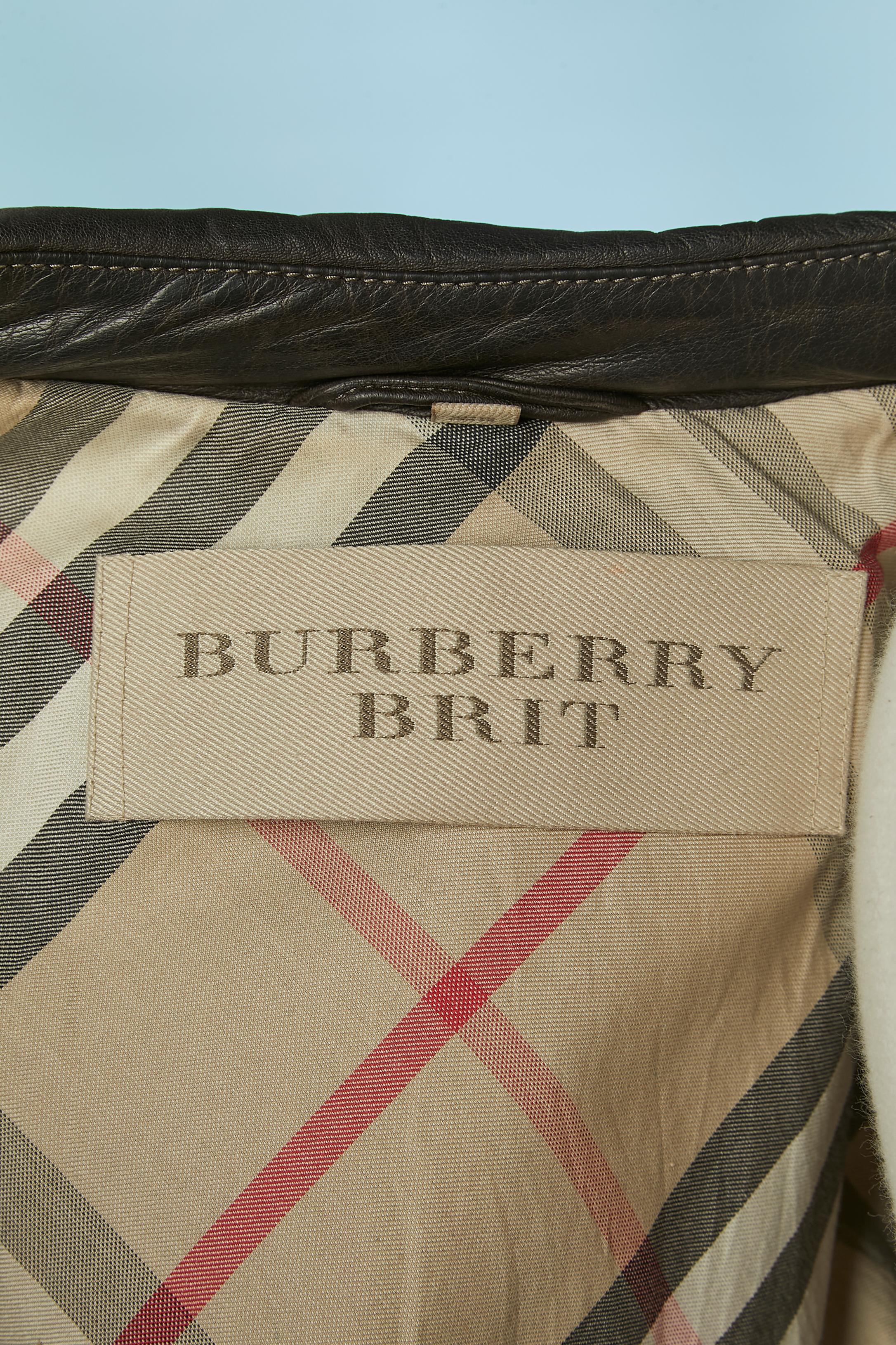 Trench in pelle marrone Burberry Brit in vendita 4