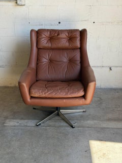 Brown Leather Tufted Swivel Lounge Chair with Shell Back and Star Base MCM 1970s