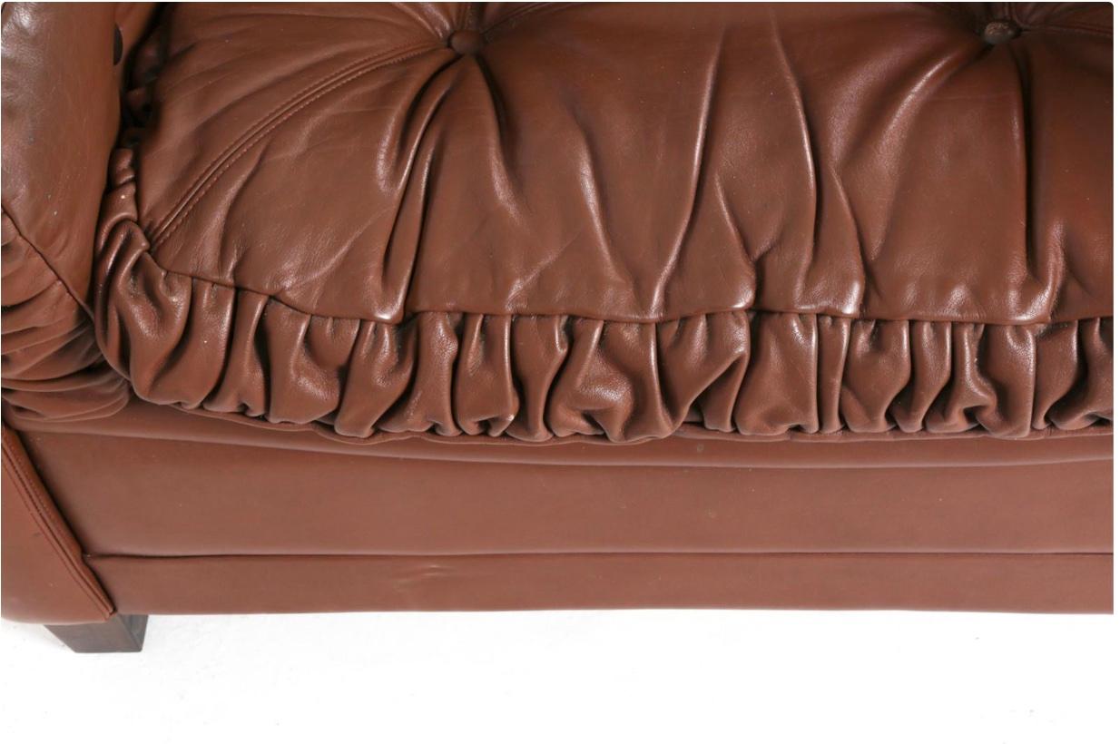 Mid-Century Modern Paire de chaises à accoudoirs à dossier ailé en cuir Brown dans le style de Børge Mogensen en vente