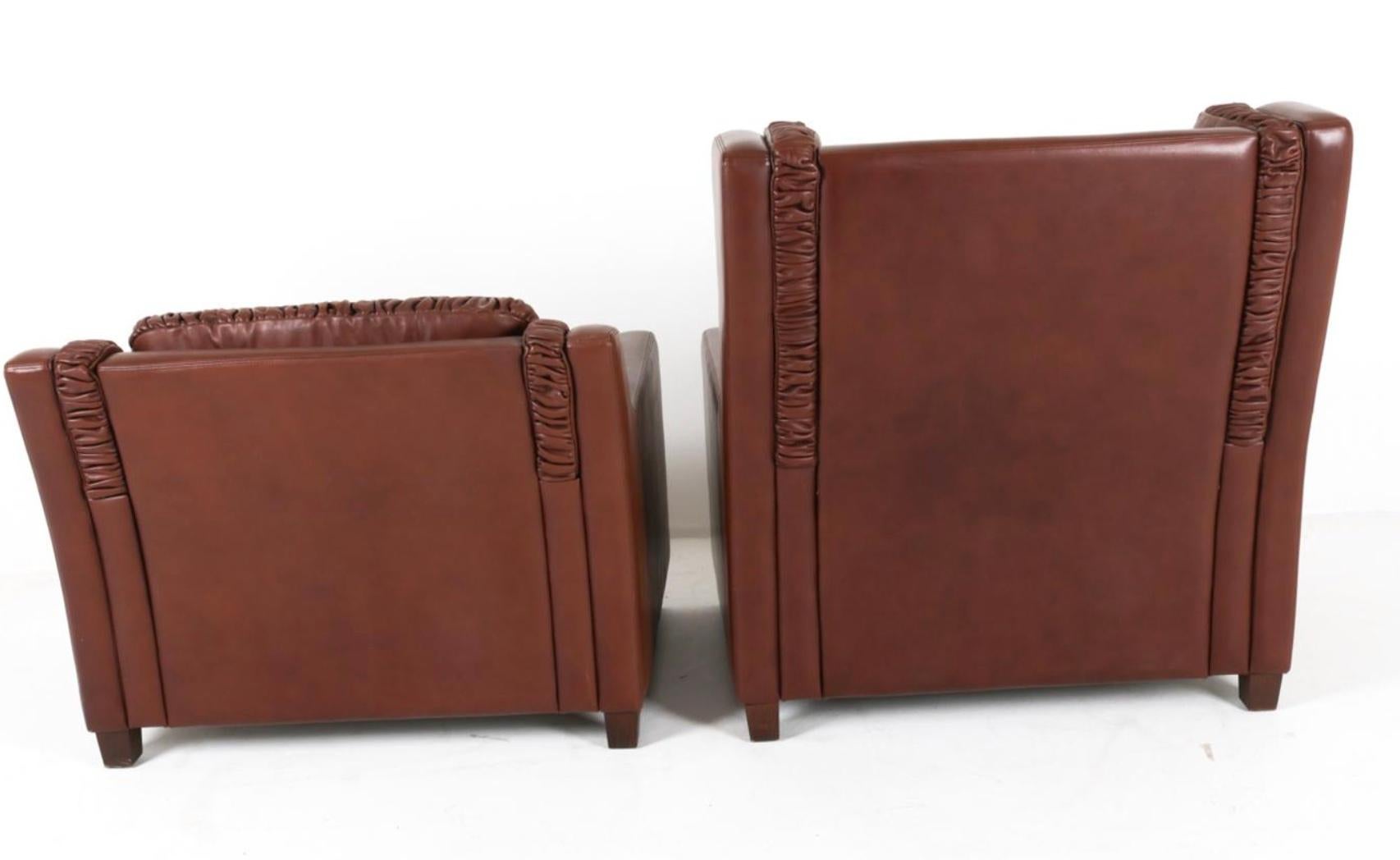 Paire de chaises à accoudoirs à dossier ailé en cuir Brown dans le style de Børge Mogensen Bon état - En vente à Rochester, NY