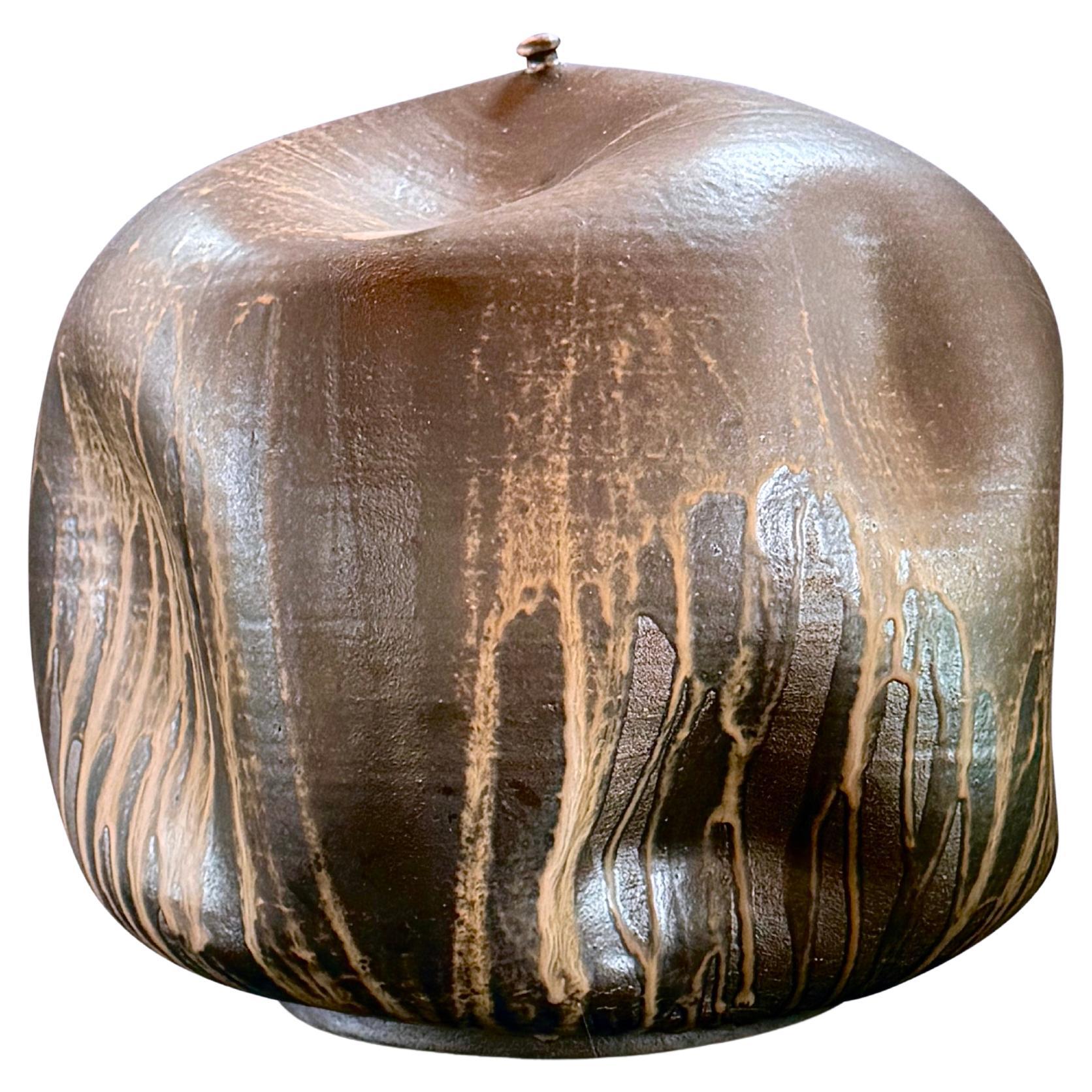 Vase en céramique de couleur marron et crème, sculpture en céramique, vase en céramique, art en céramique