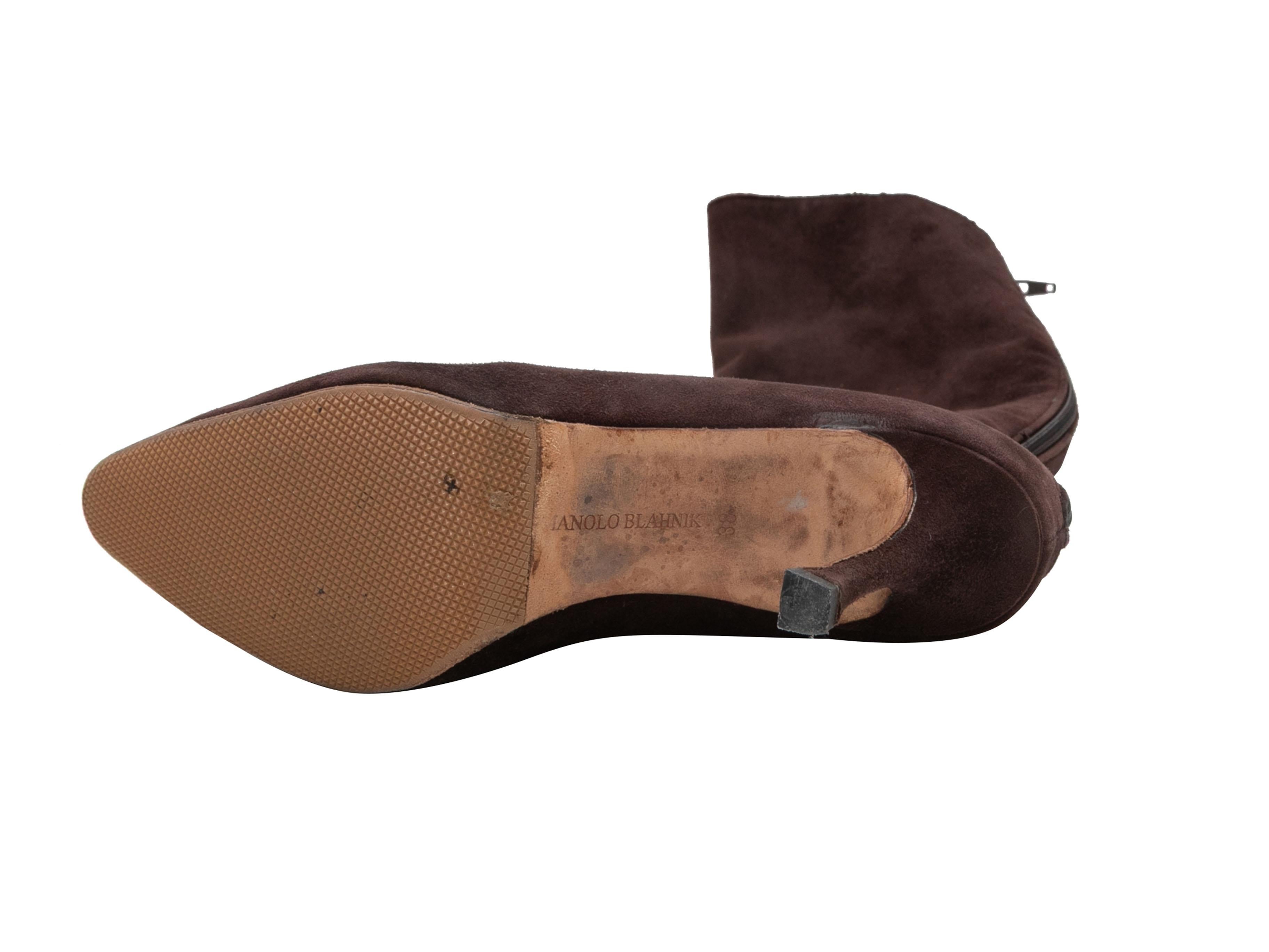 Brown Manolo Blahnik Wildleder Stiefel mit spitzen Absätzen Größe 38 Damen im Angebot