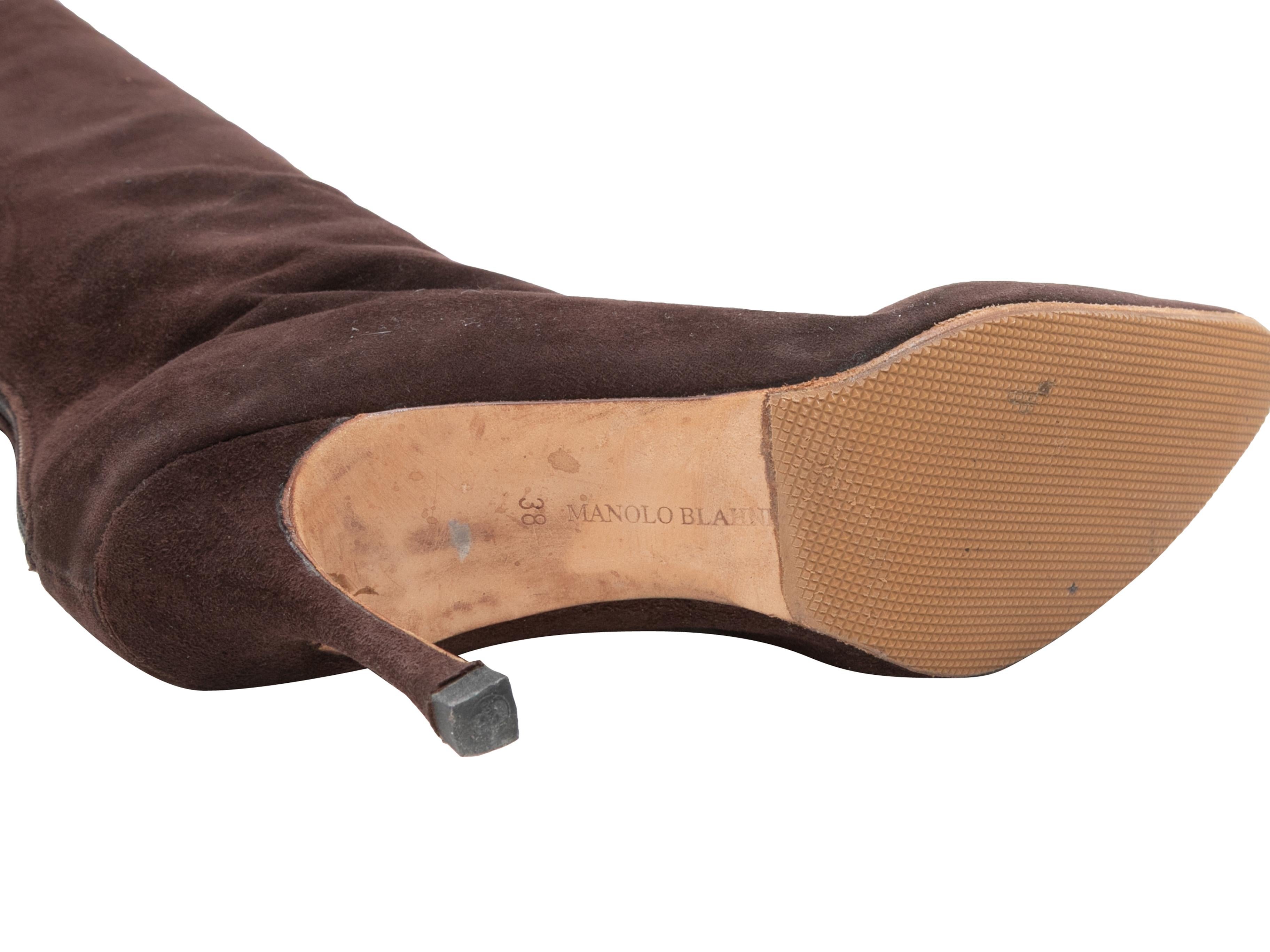 Women's Brown Manolo Blahnik Suede Pointed-Toe Knee-High Heeled Boots Size 38 For Sale