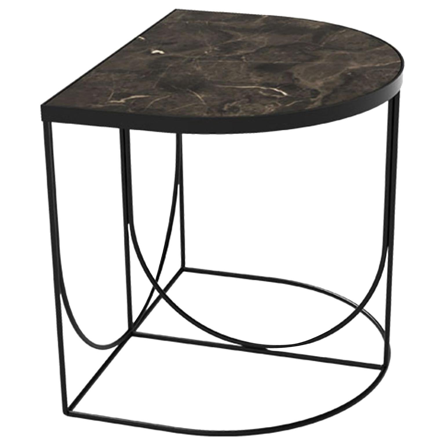 Tavolino minimalista in marmo marrone e acciaio nero