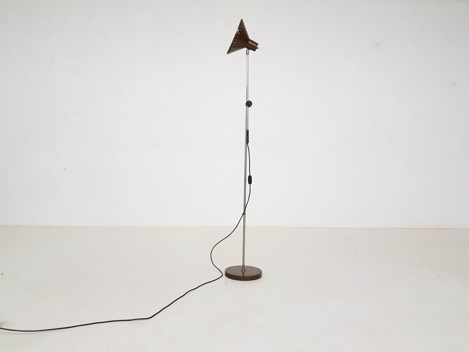 Brown Metal Adjustable Floor Lamp by Anvia Attribute, Hoogervorst, Dutch Design In Good Condition In Amsterdam, NL