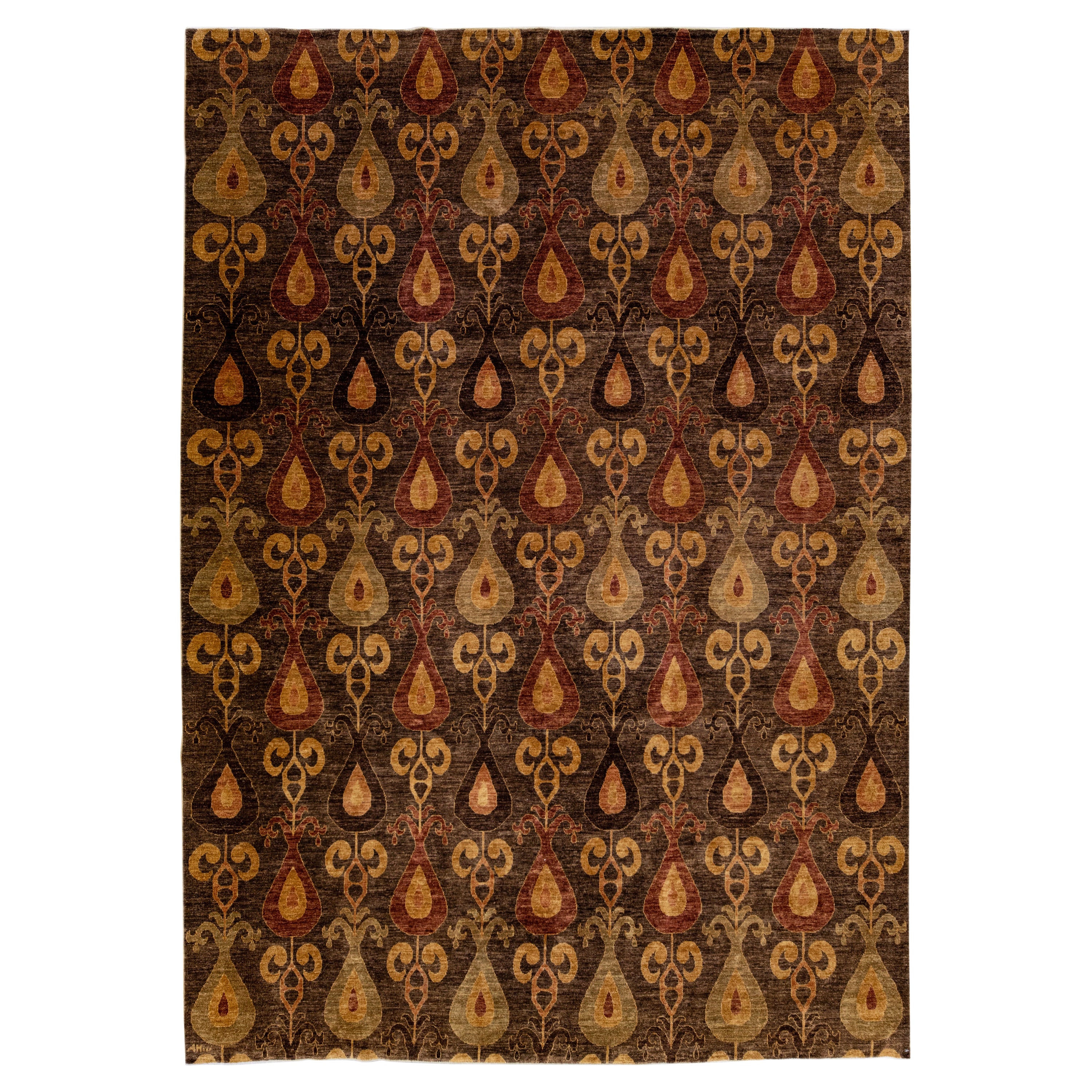 Tapis Ikat moderne en laine marron à motifs géométriques fait à la main