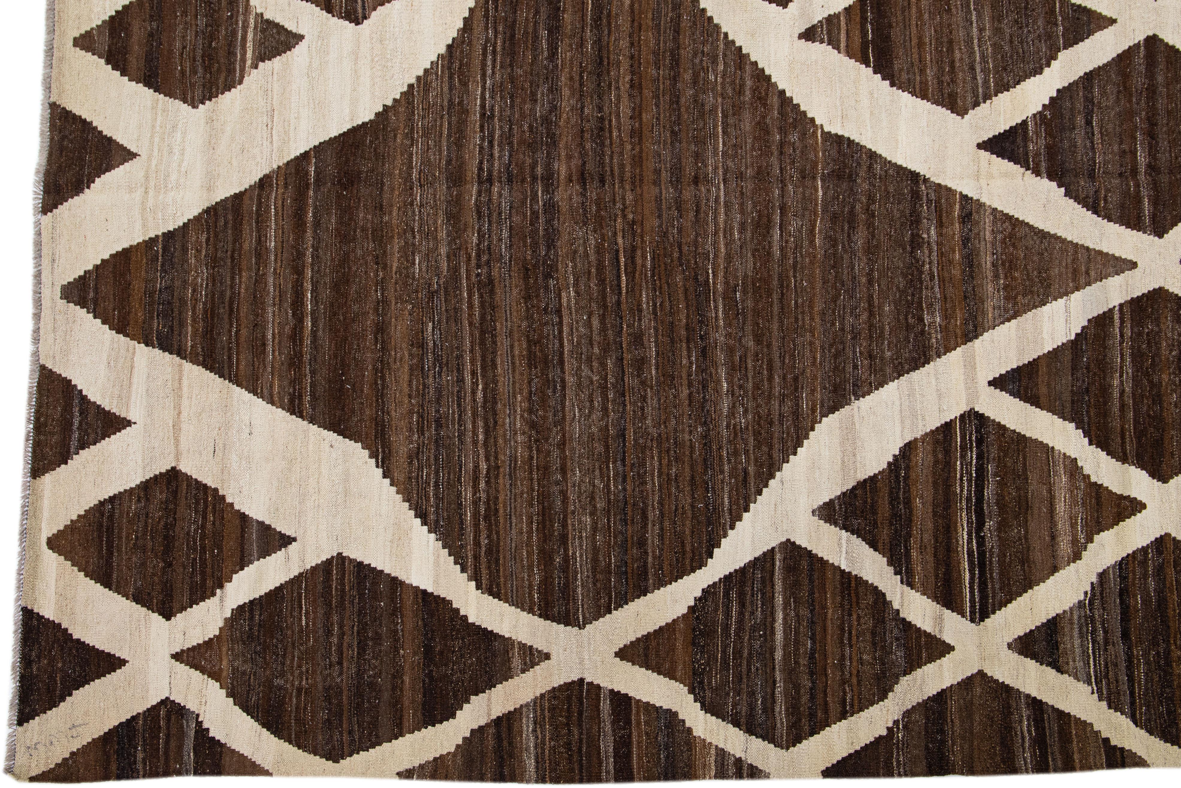 Brown Modern Kilim Flatweave Wool Rug with Geometric Motif In New Condition For Sale In Norwalk, CT