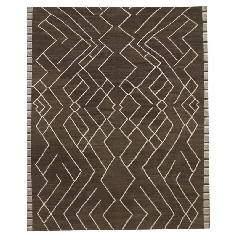 Nazmiyal Collection Geometric Modern Distressed Rug. 9 ft 10 in x 14 ft ...