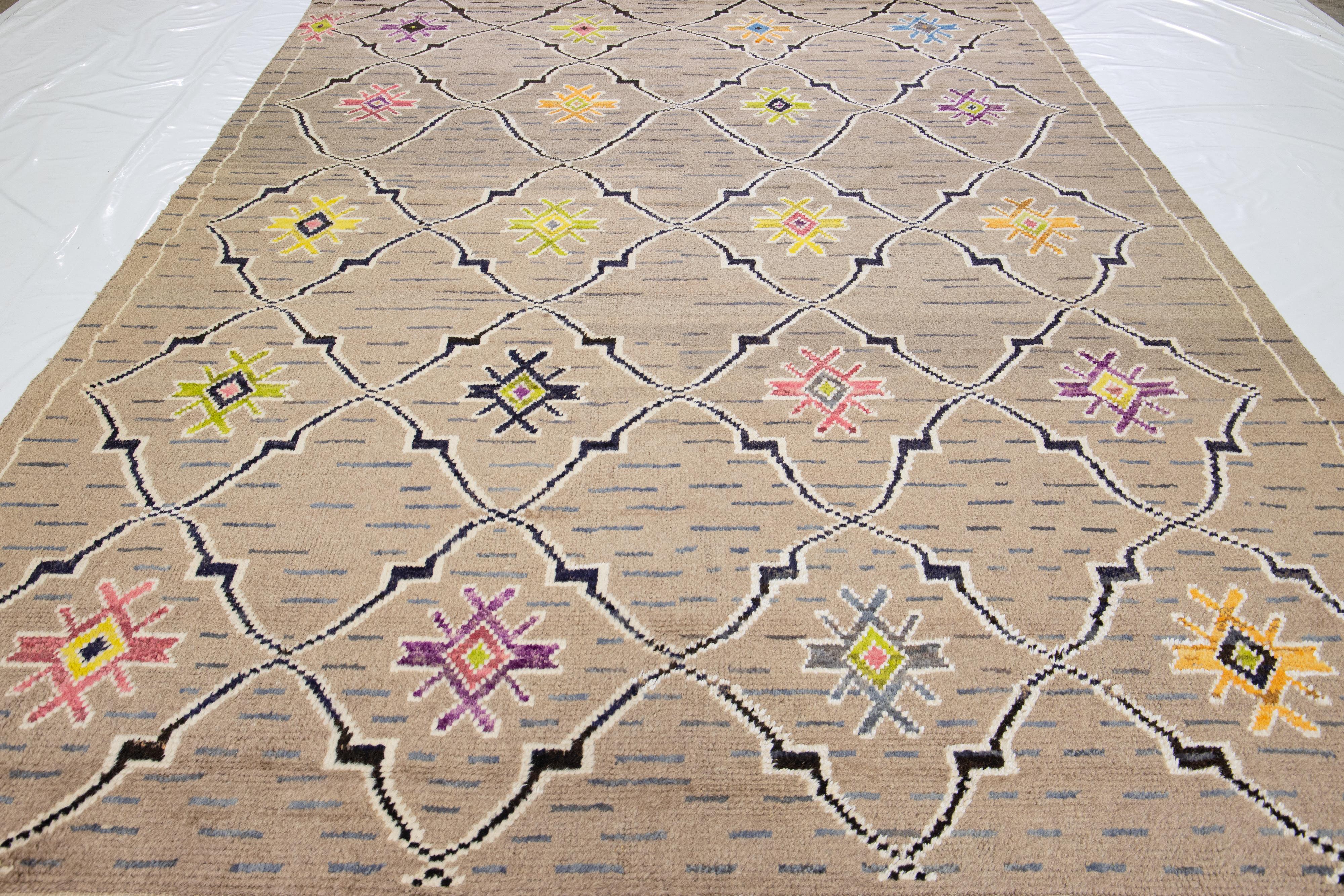 Handgefertigter brauner moderner Stammes-Wollteppich im marokkanischen Stil im Angebot 6