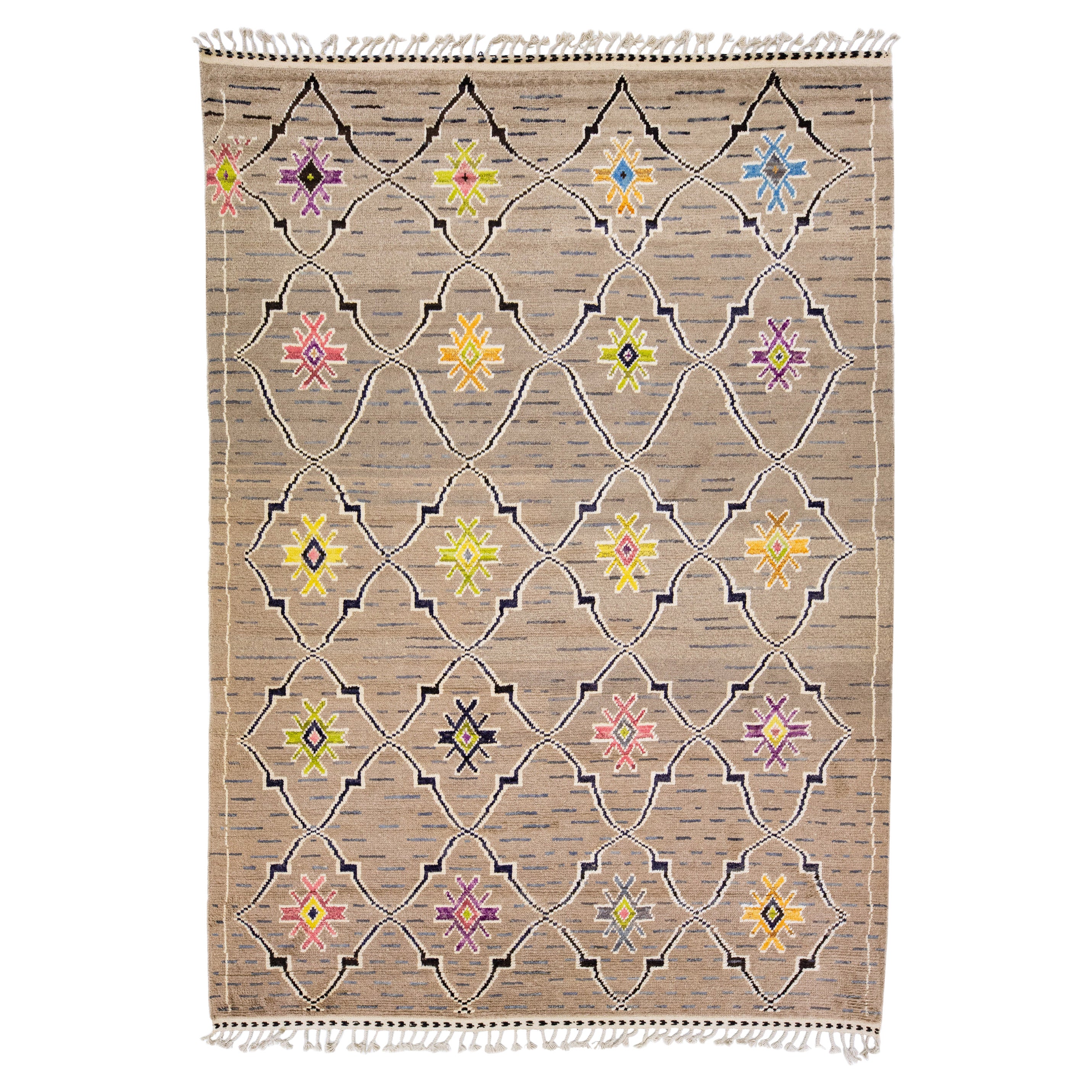 Tapis en laine tribale marron de style marocain moderne et fait à la main