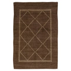 Tapis en laine marron de style marocain moderne fait à la main avec motif tribal par Apadana