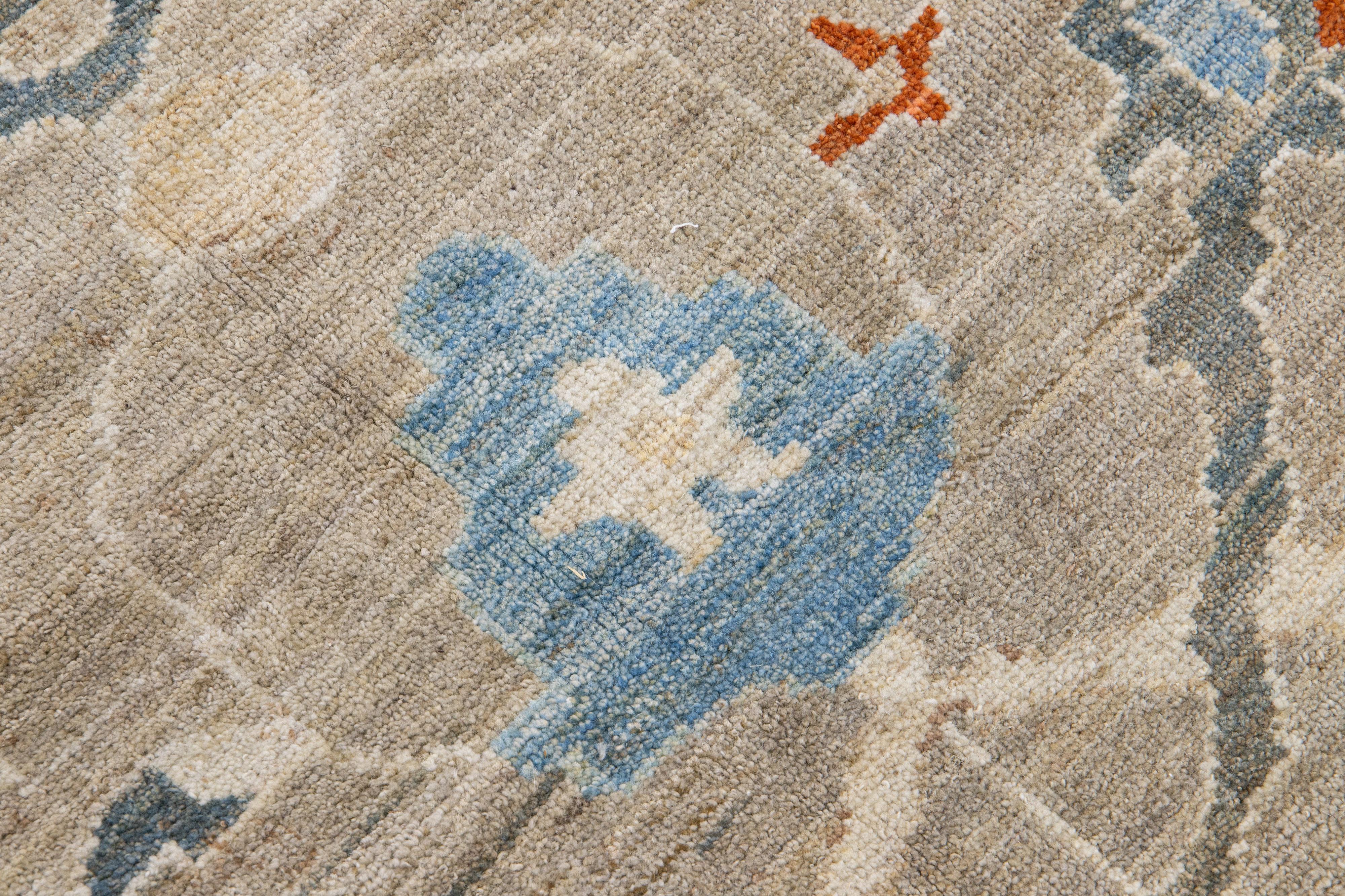 Tappeto di lana marrone moderno Sultanabad Rugs con design floreale fatto a mano in vendita 3