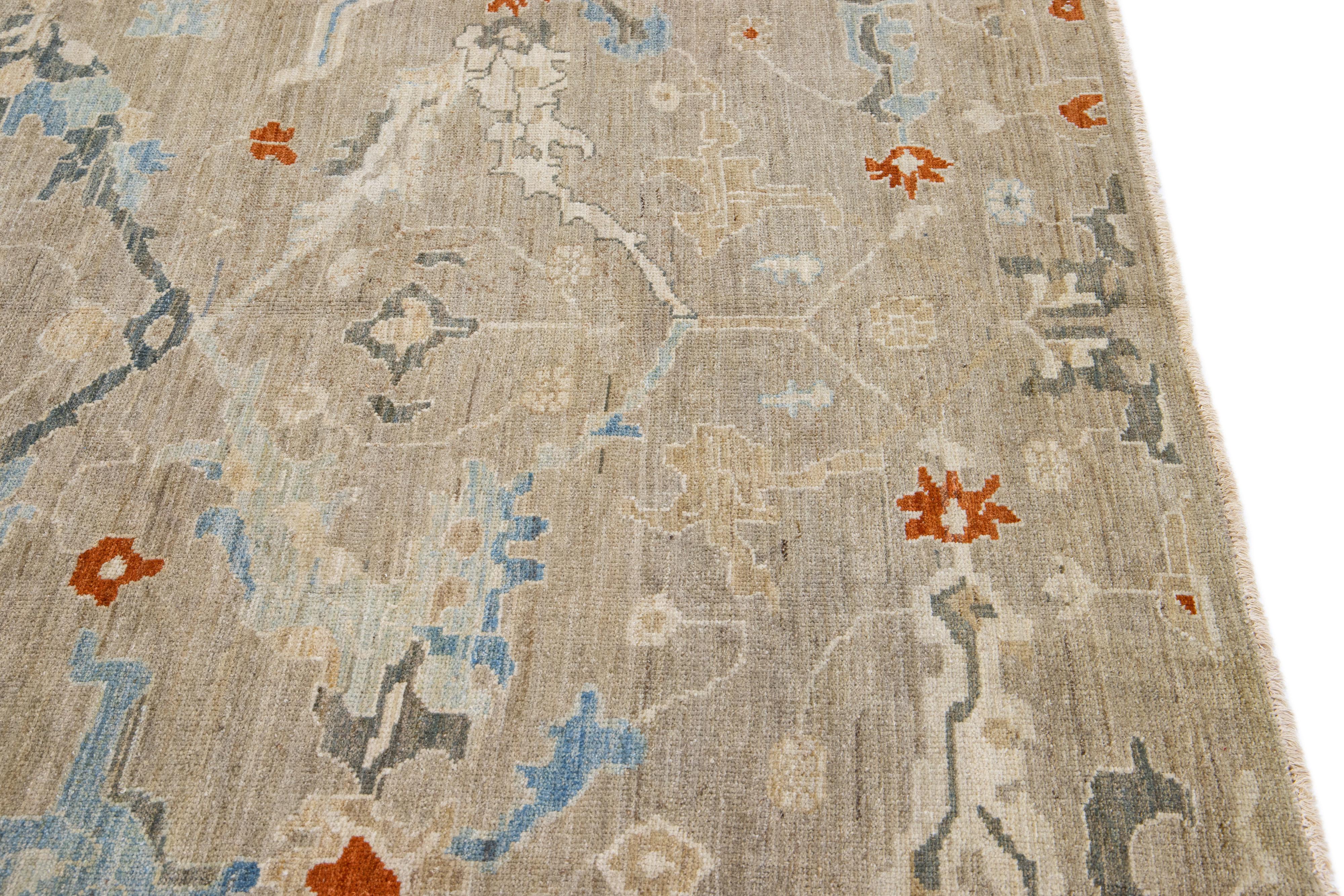 Tappeto di lana marrone moderno Sultanabad Rugs con design floreale fatto a mano in vendita 1