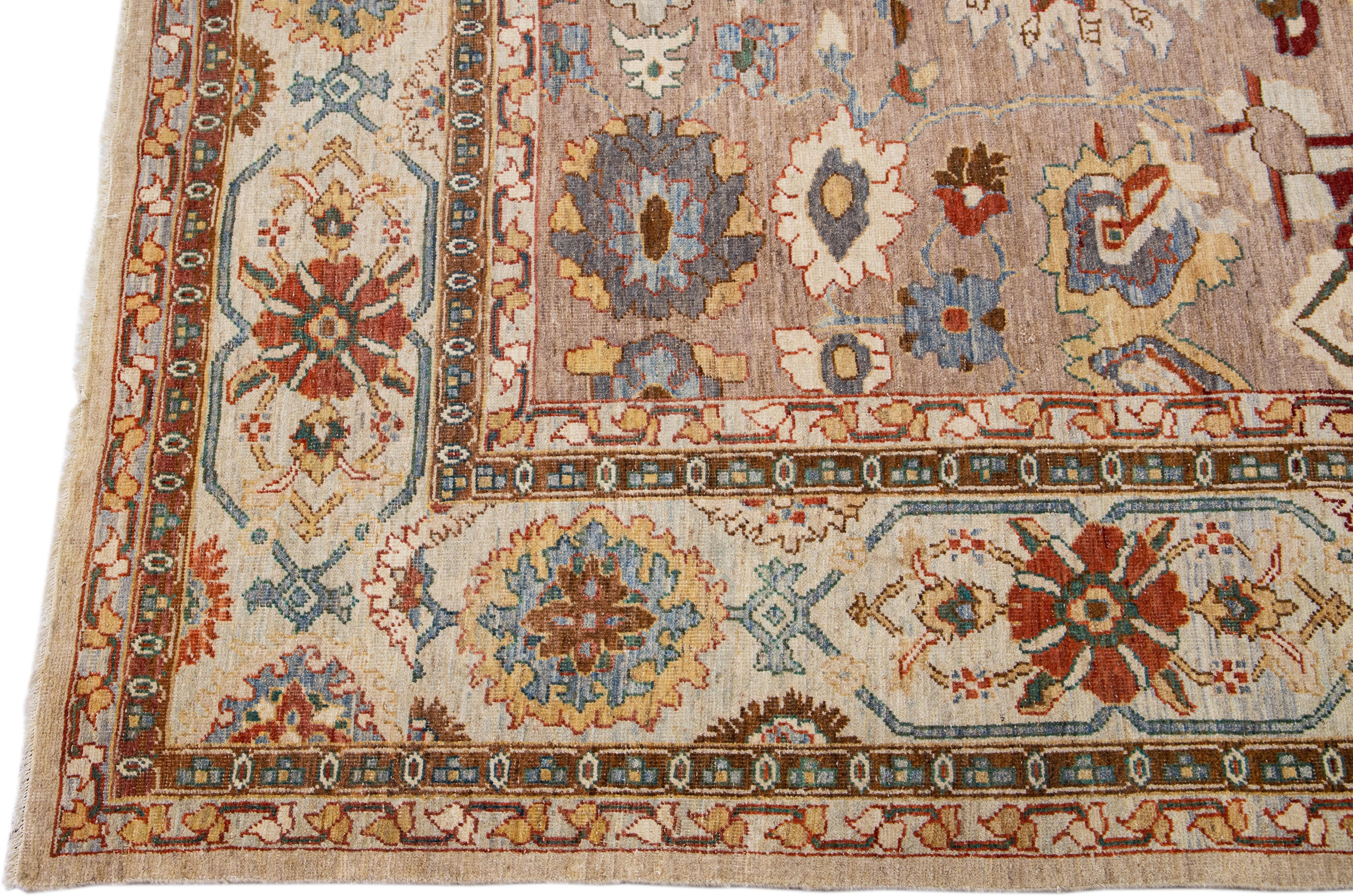 Brauner moderner handgefertigter Sultanabad-Wollteppich in Braun mit floralem Design (Persisch) im Angebot