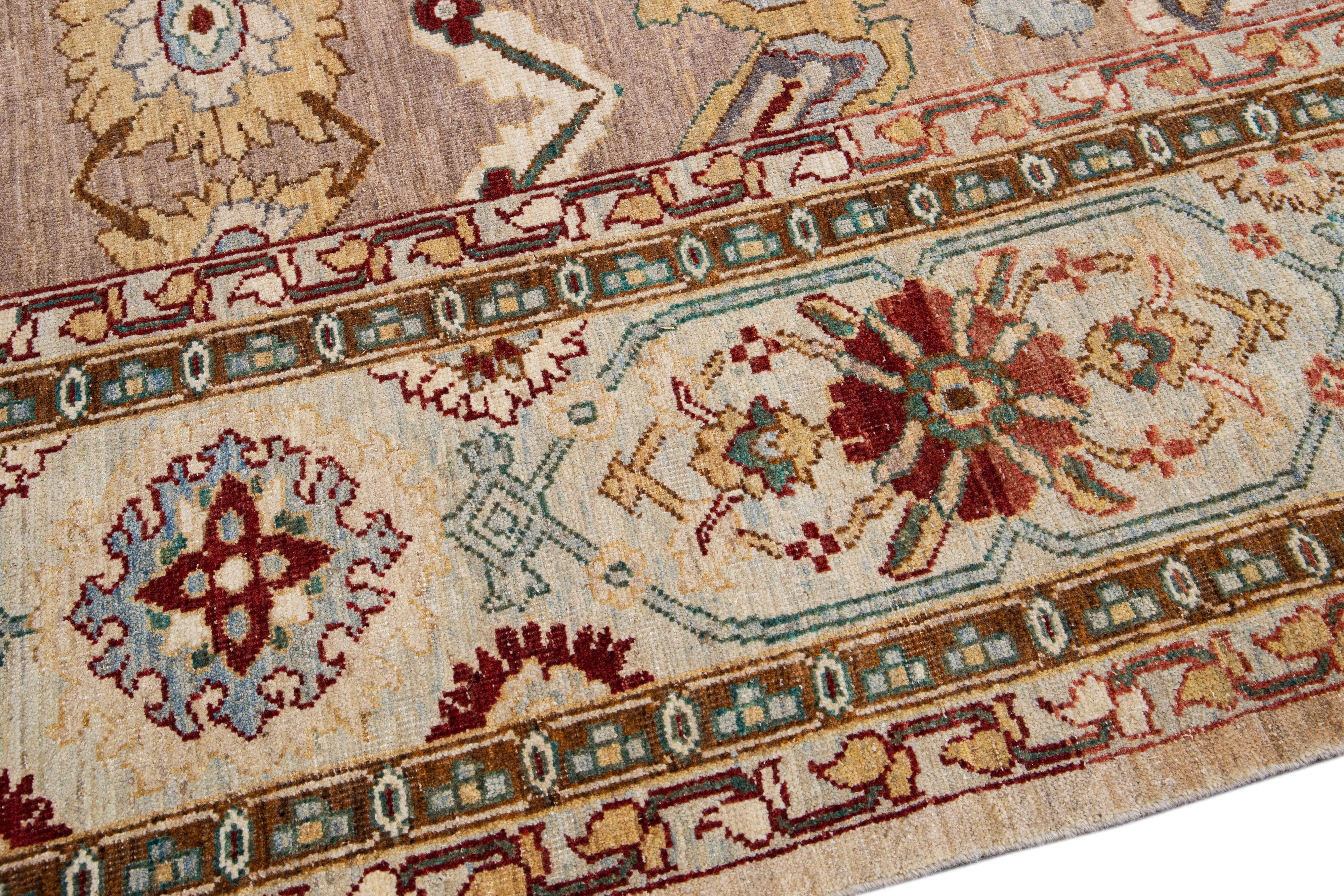 Brauner moderner handgefertigter Sultanabad-Wollteppich in Braun mit floralem Design im Zustand „Neu“ im Angebot in Norwalk, CT