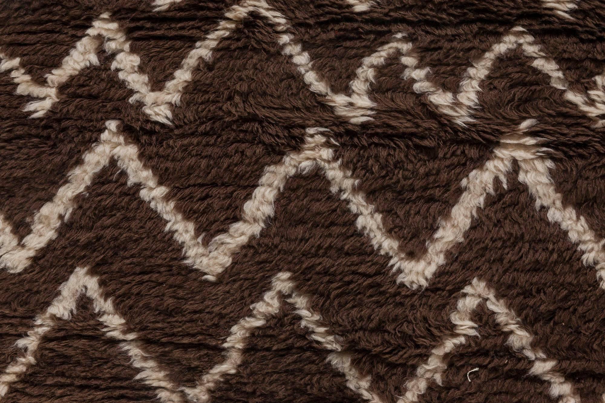 Brown Moroccan runner.
Size: 3'0