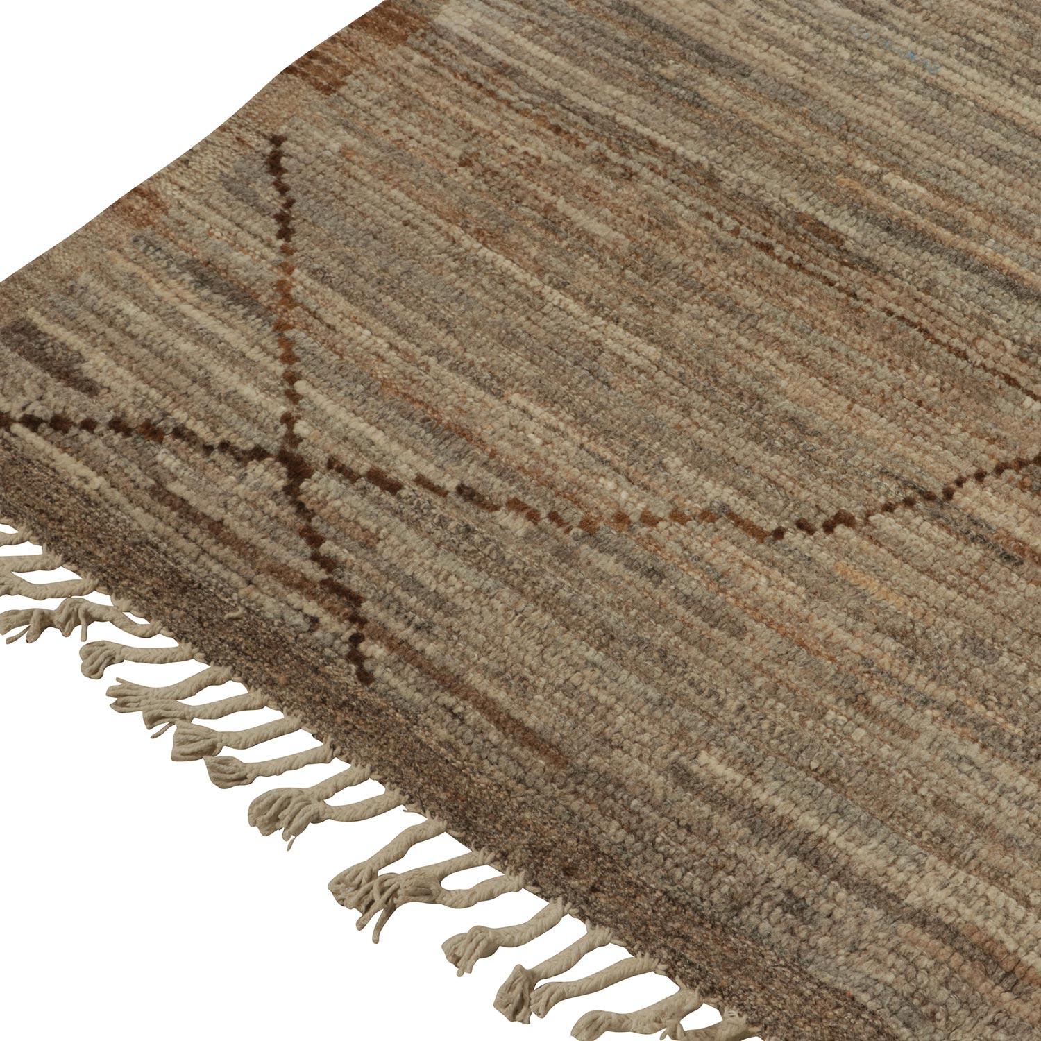 Forme lineari creano un motivo a diamante allungato nel nostro tappeto in lana marocchina marrone - 8'3
